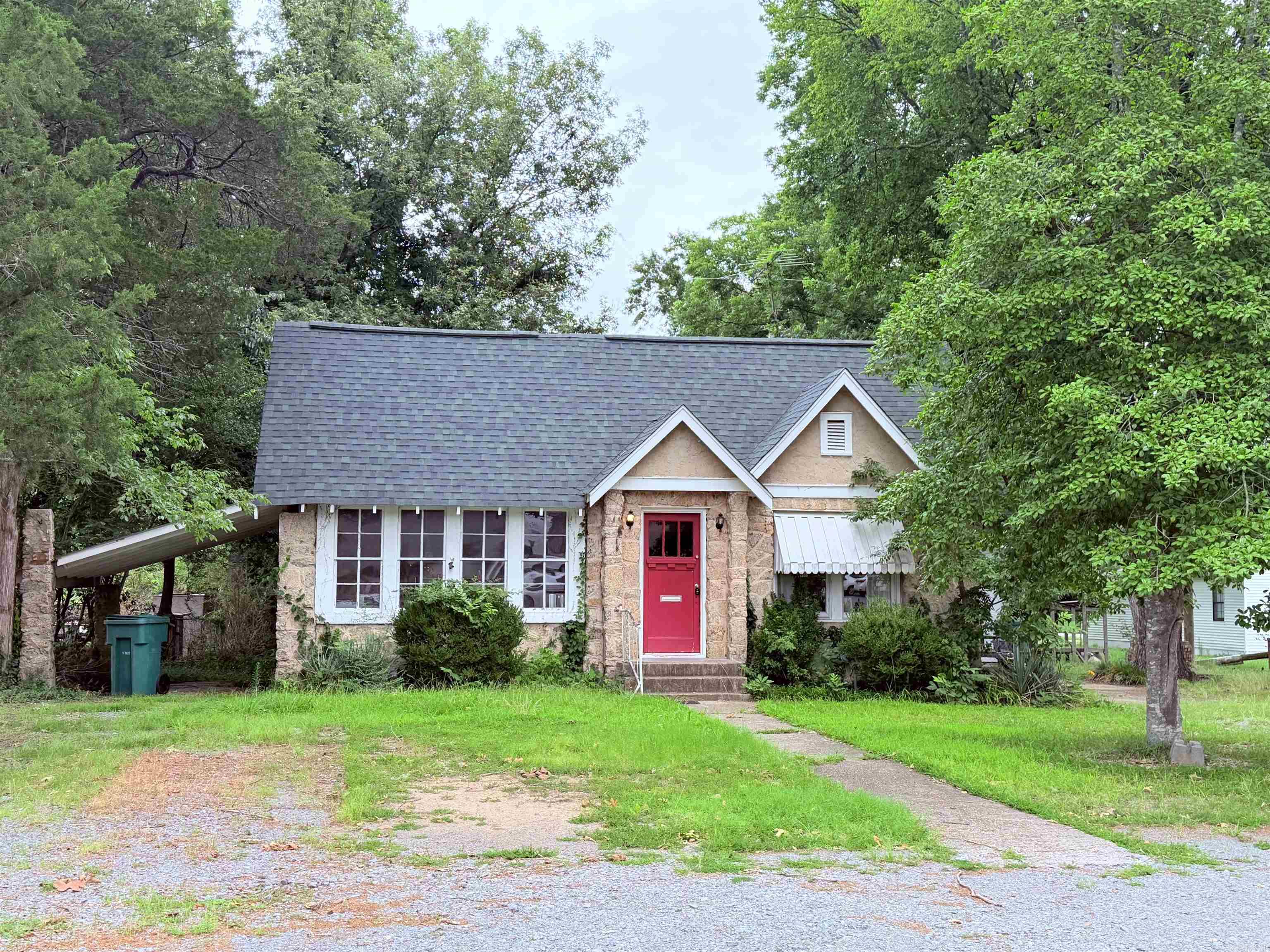 8305 Dollarway Rd. Property Photo 1