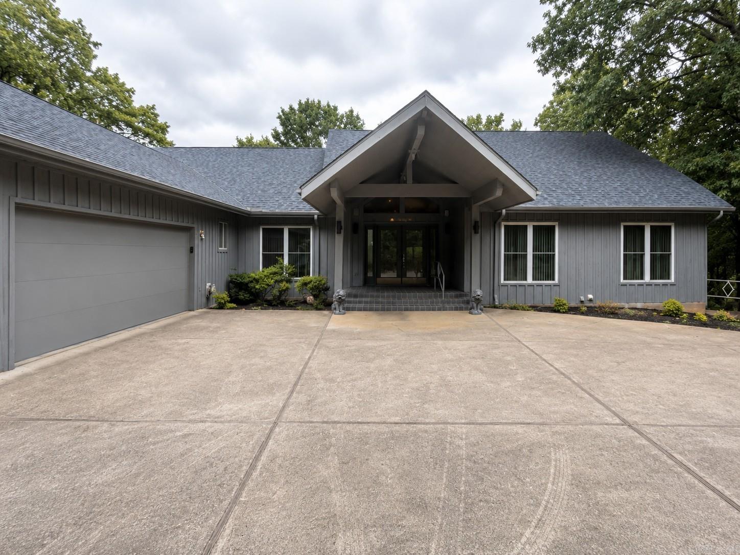 56 N Lakeshore Drive Property Photo 1