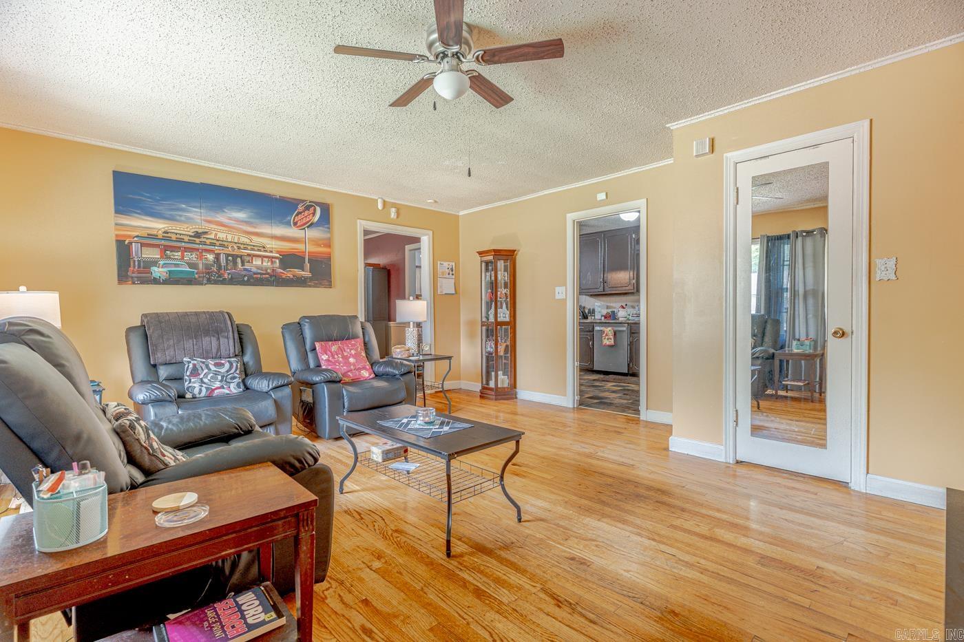 423 Laughrun Drive Property Photo 8