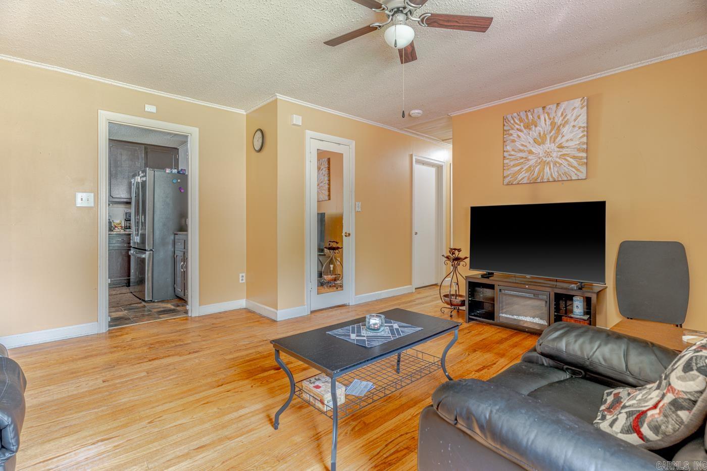 423 Laughrun Drive Property Photo 9
