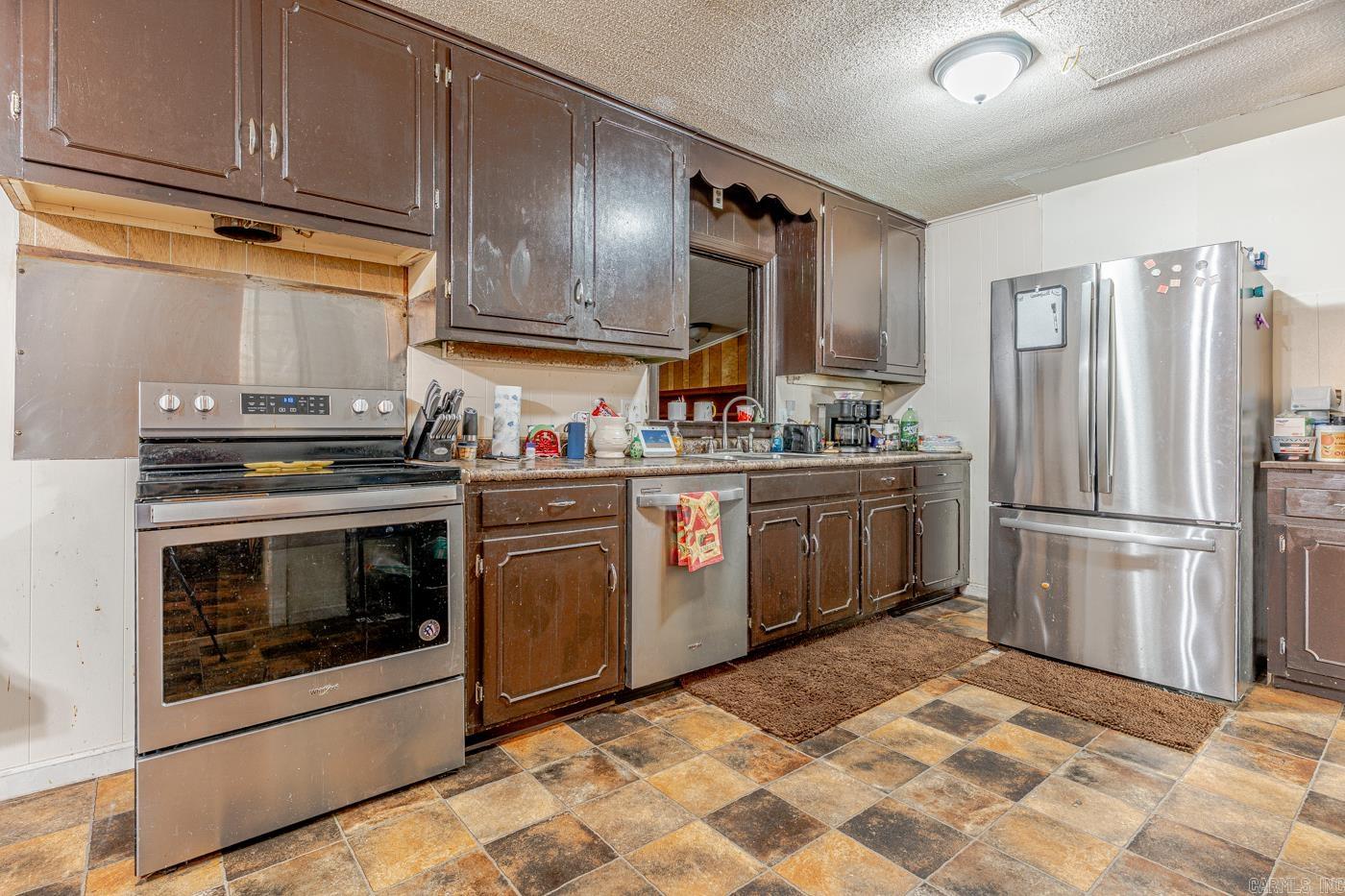 423 Laughrun Drive Property Photo 10