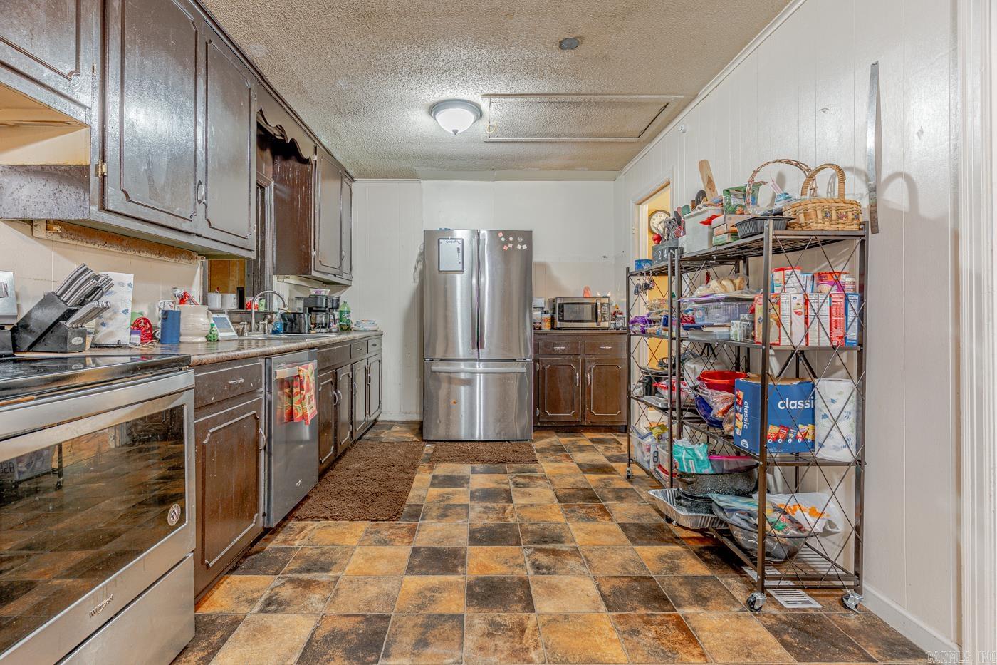 423 Laughrun Drive Property Photo 11