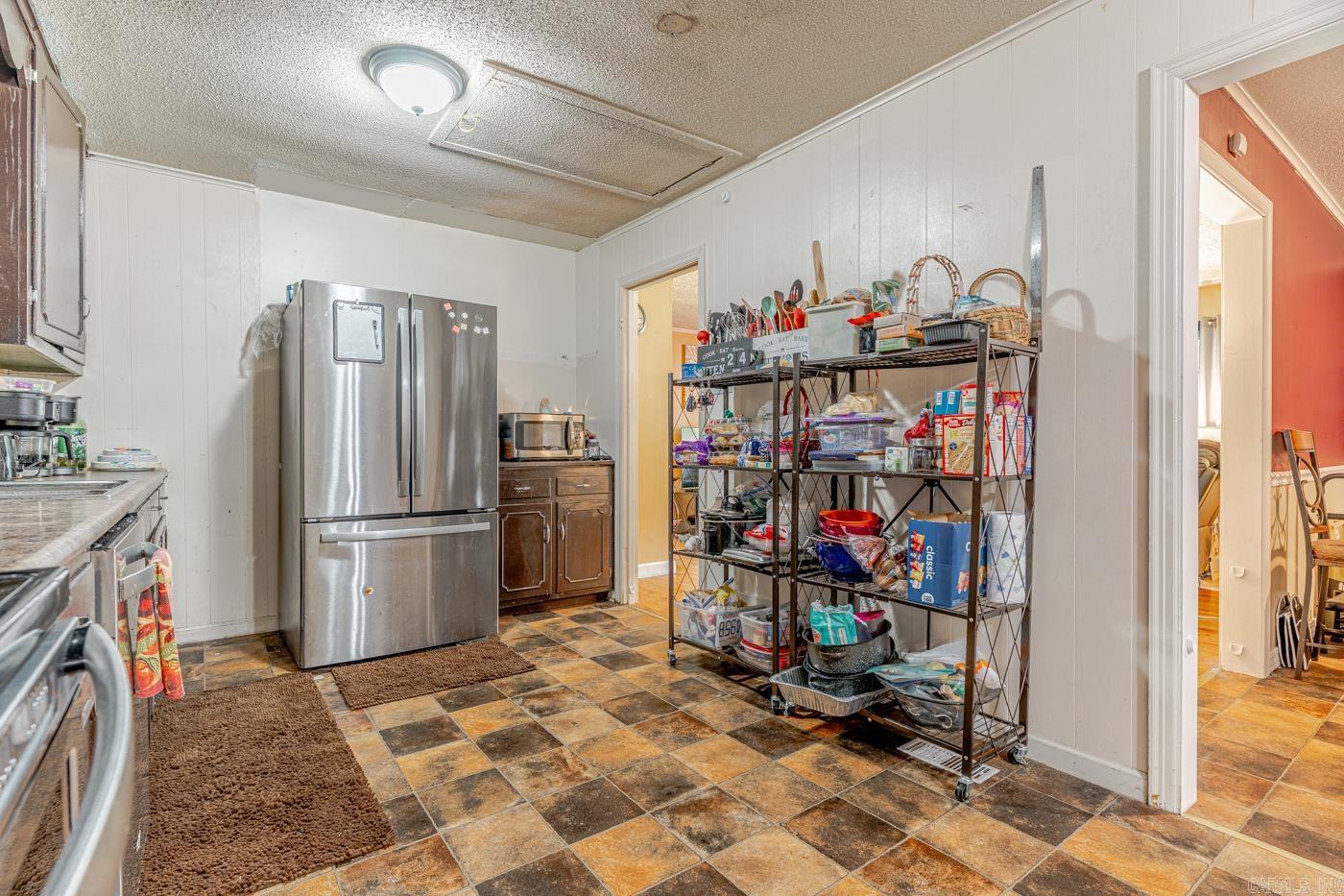 423 Laughrun Drive Property Photo 13
