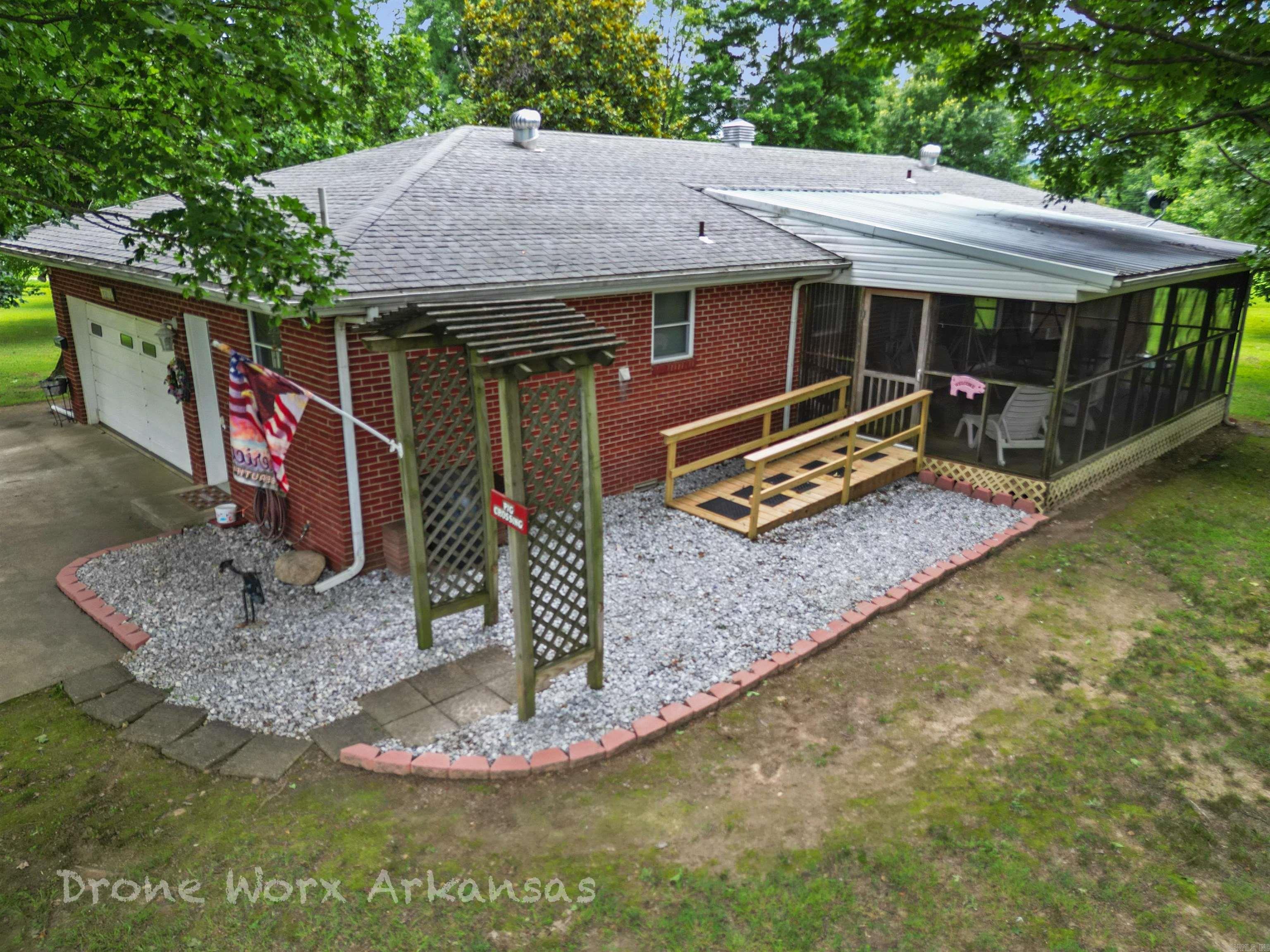 213 Westwood Drive Property Photo 2