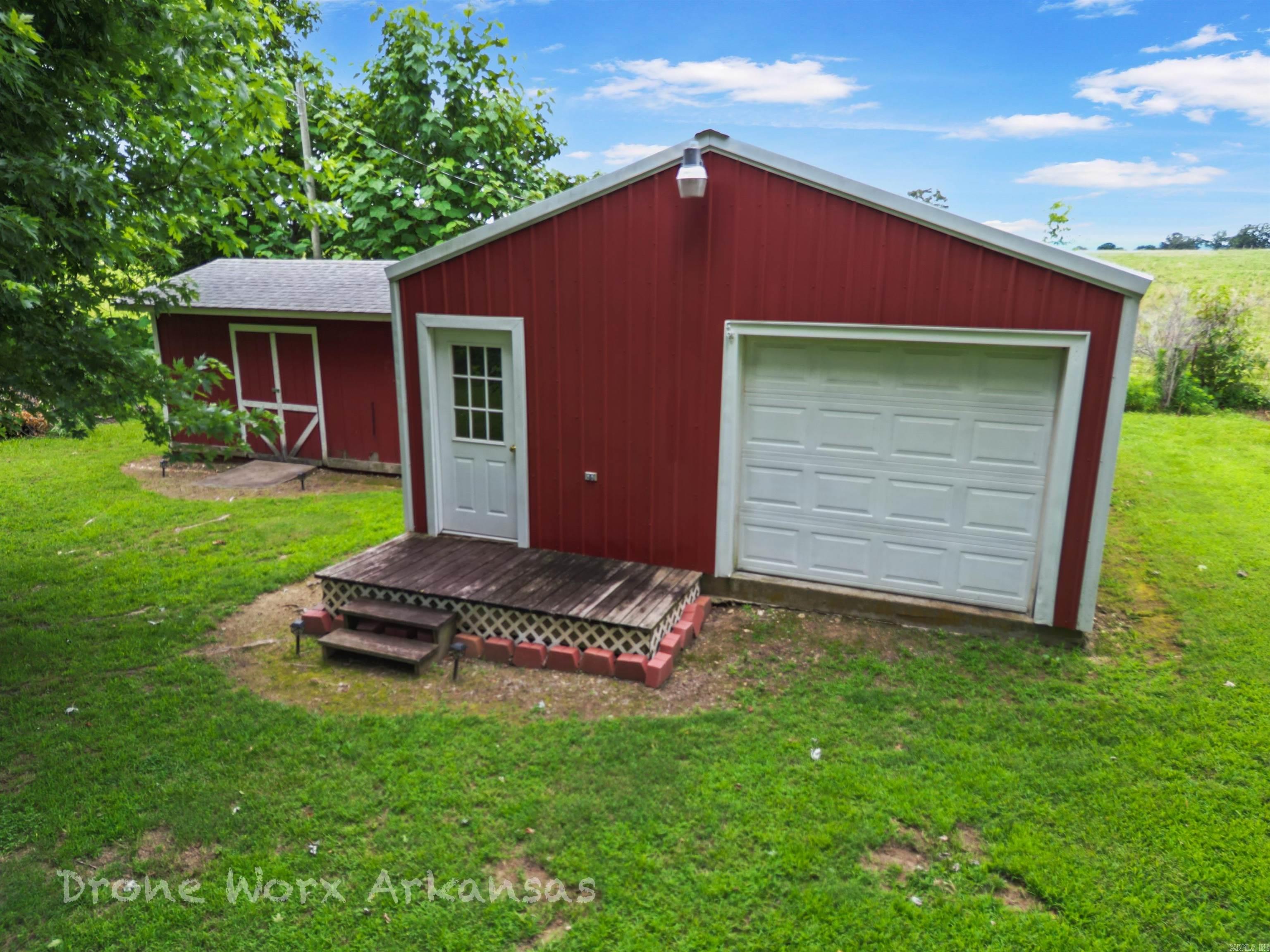 213 Westwood Drive Property Photo 3