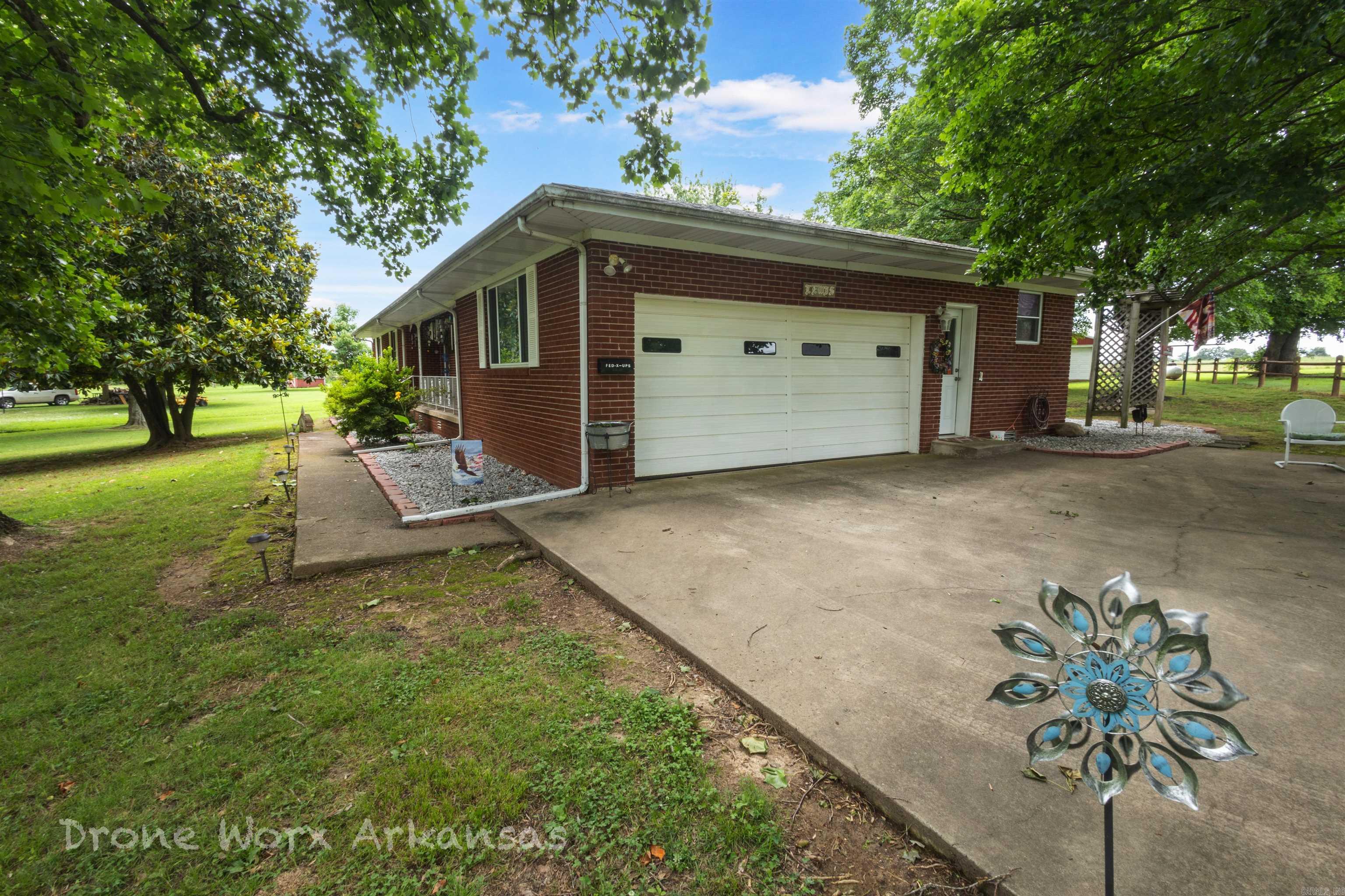 213 Westwood Drive Property Photo 4