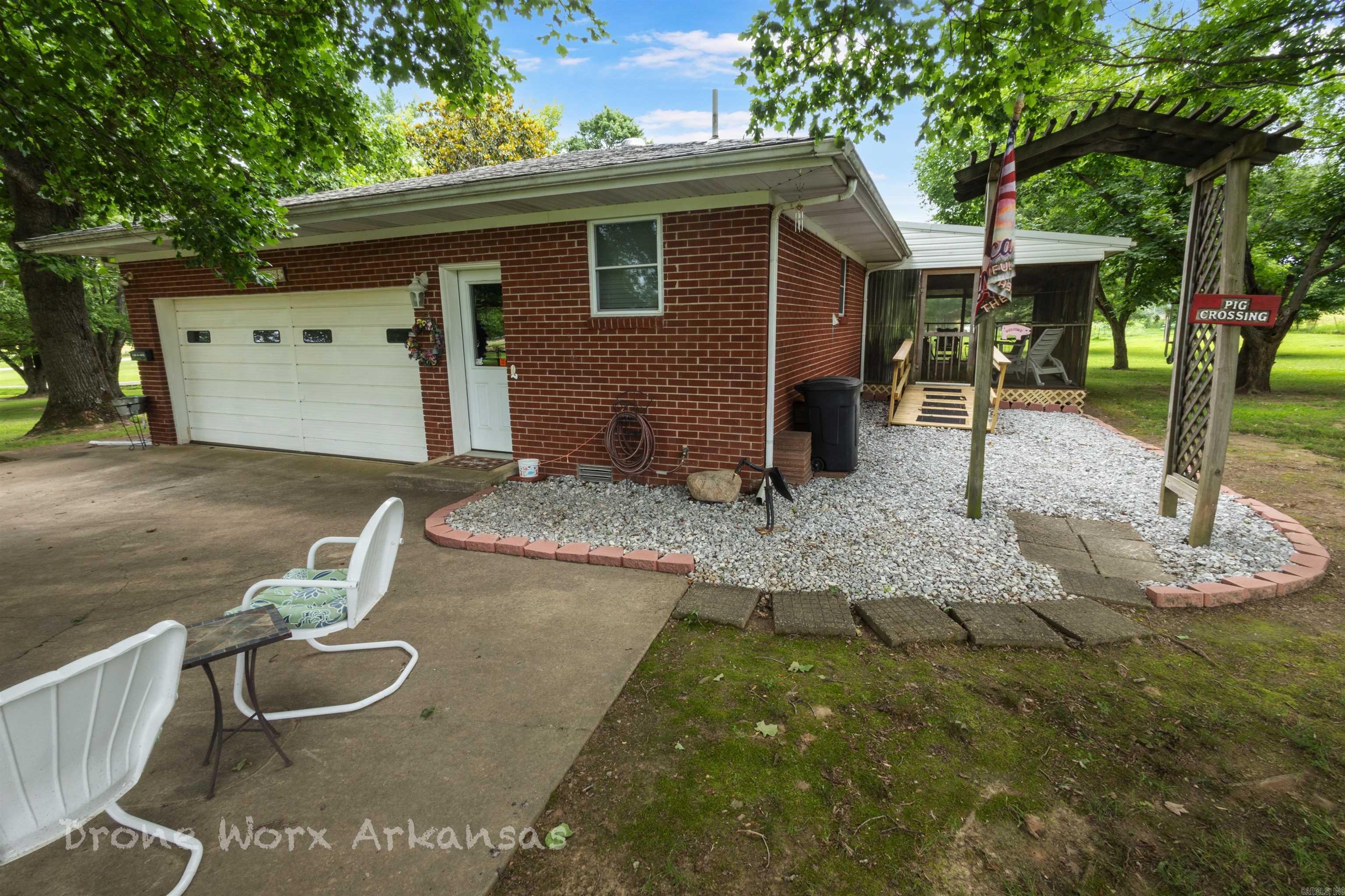 213 Westwood Drive Property Photo 6