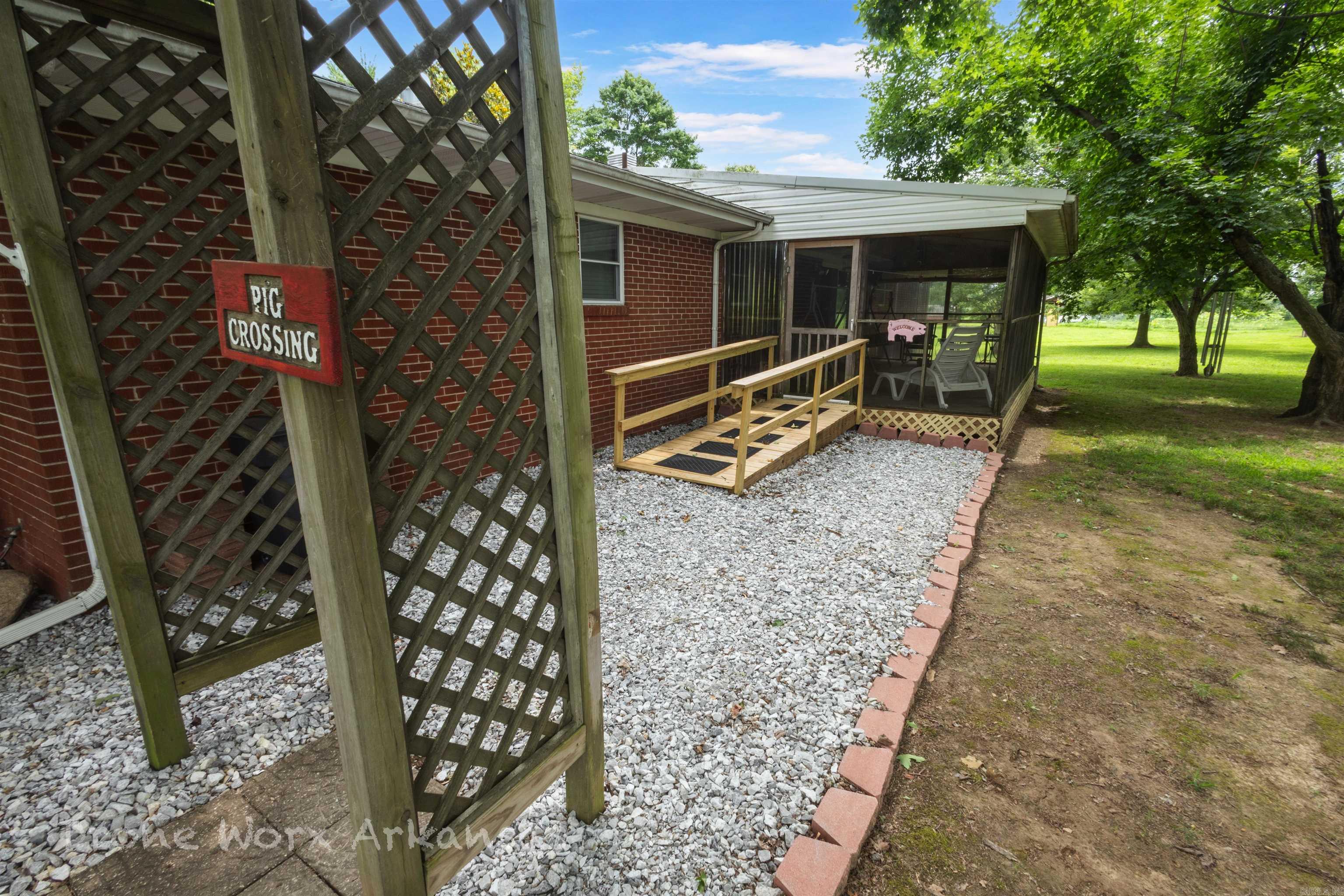 213 Westwood Drive Property Photo 7