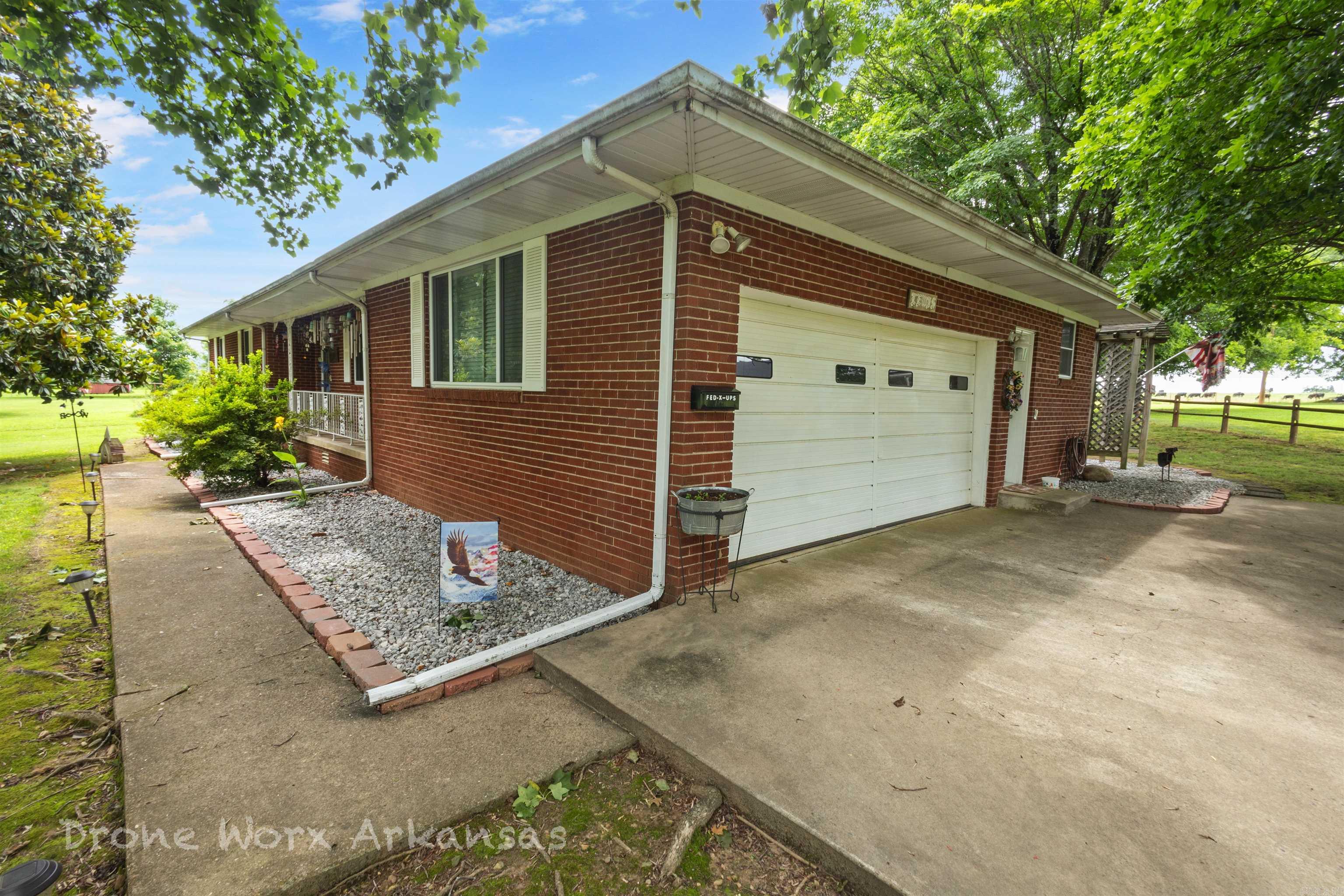 213 Westwood Drive Property Photo 13
