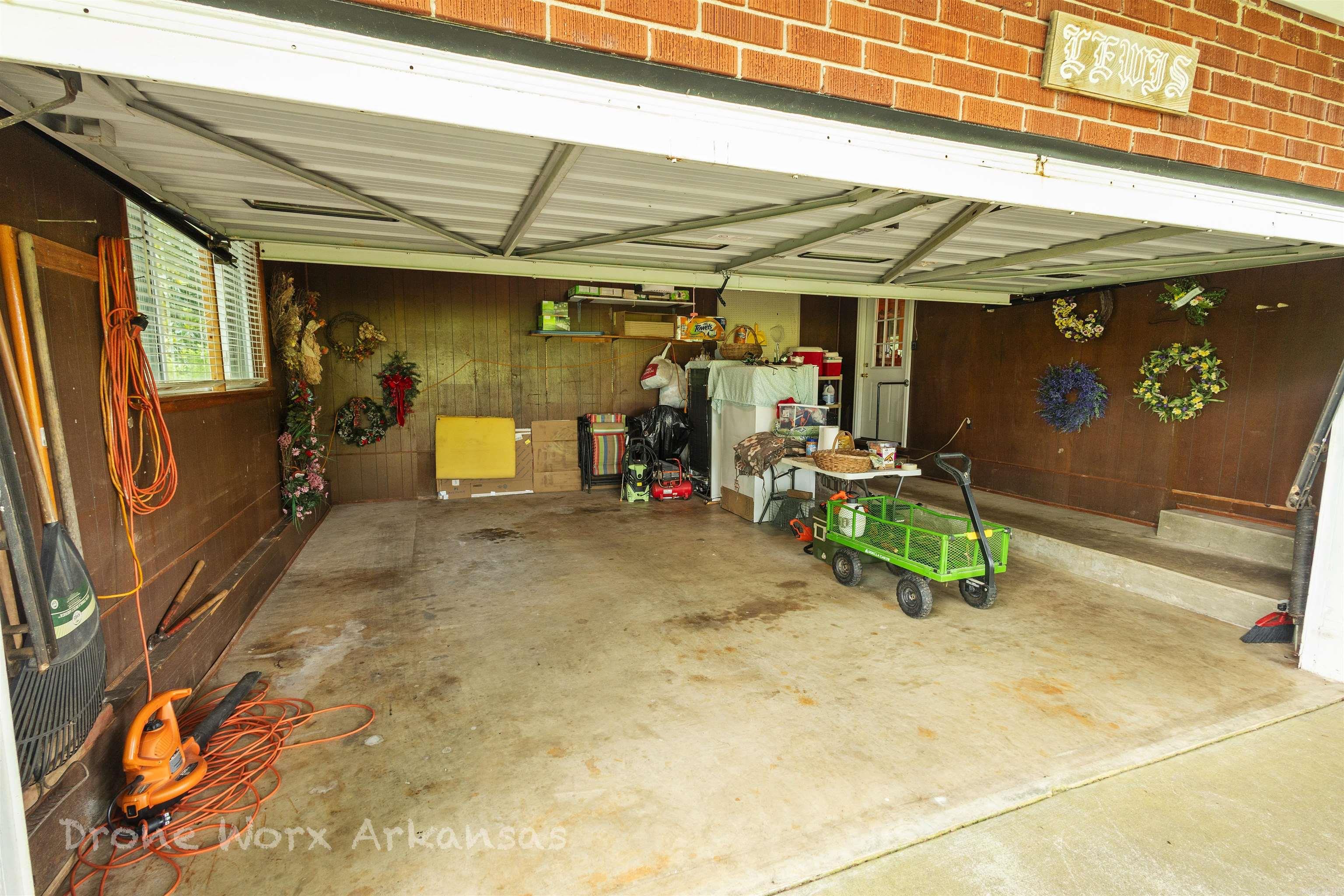 213 Westwood Drive Property Photo 14