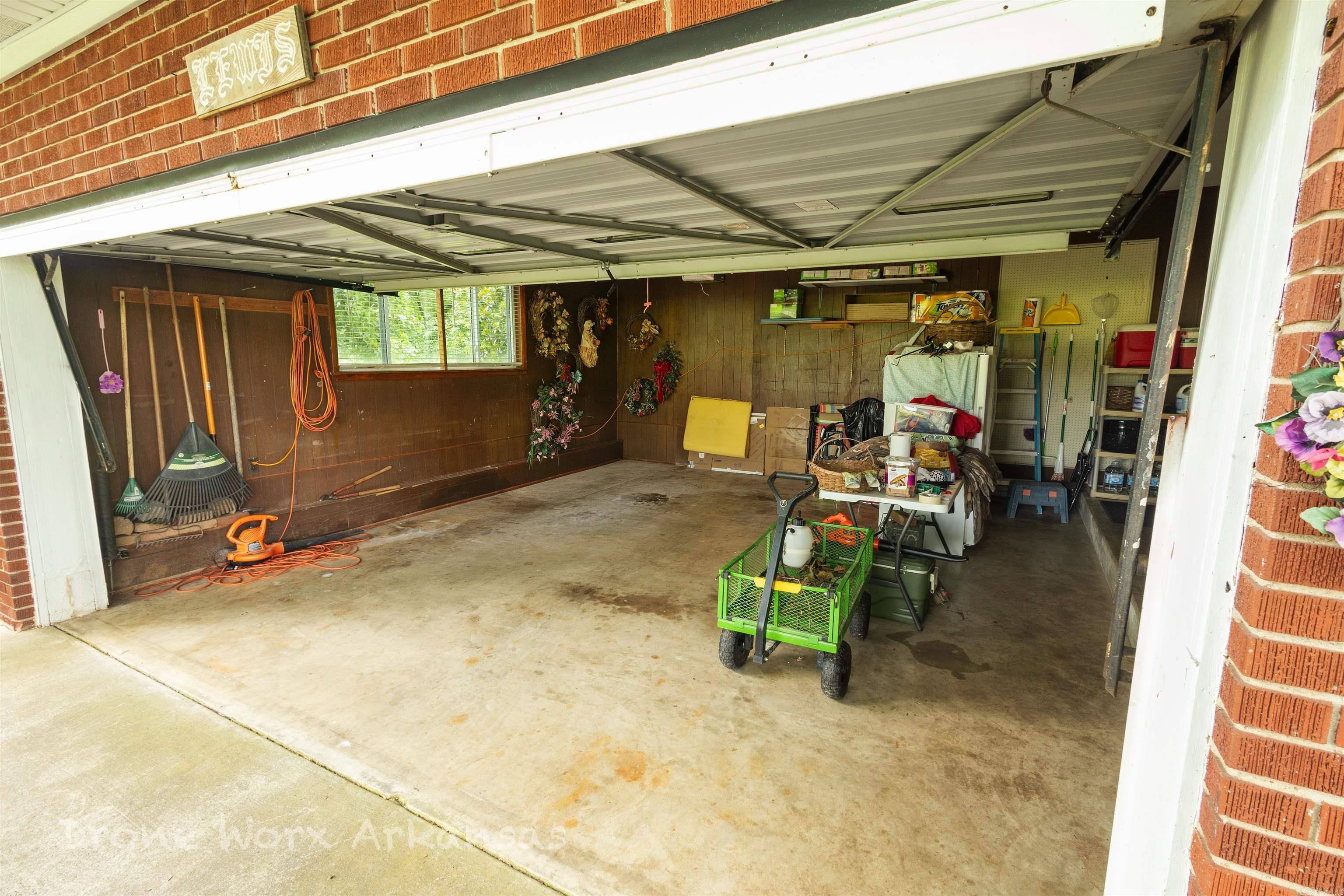 213 Westwood Drive Property Photo 15