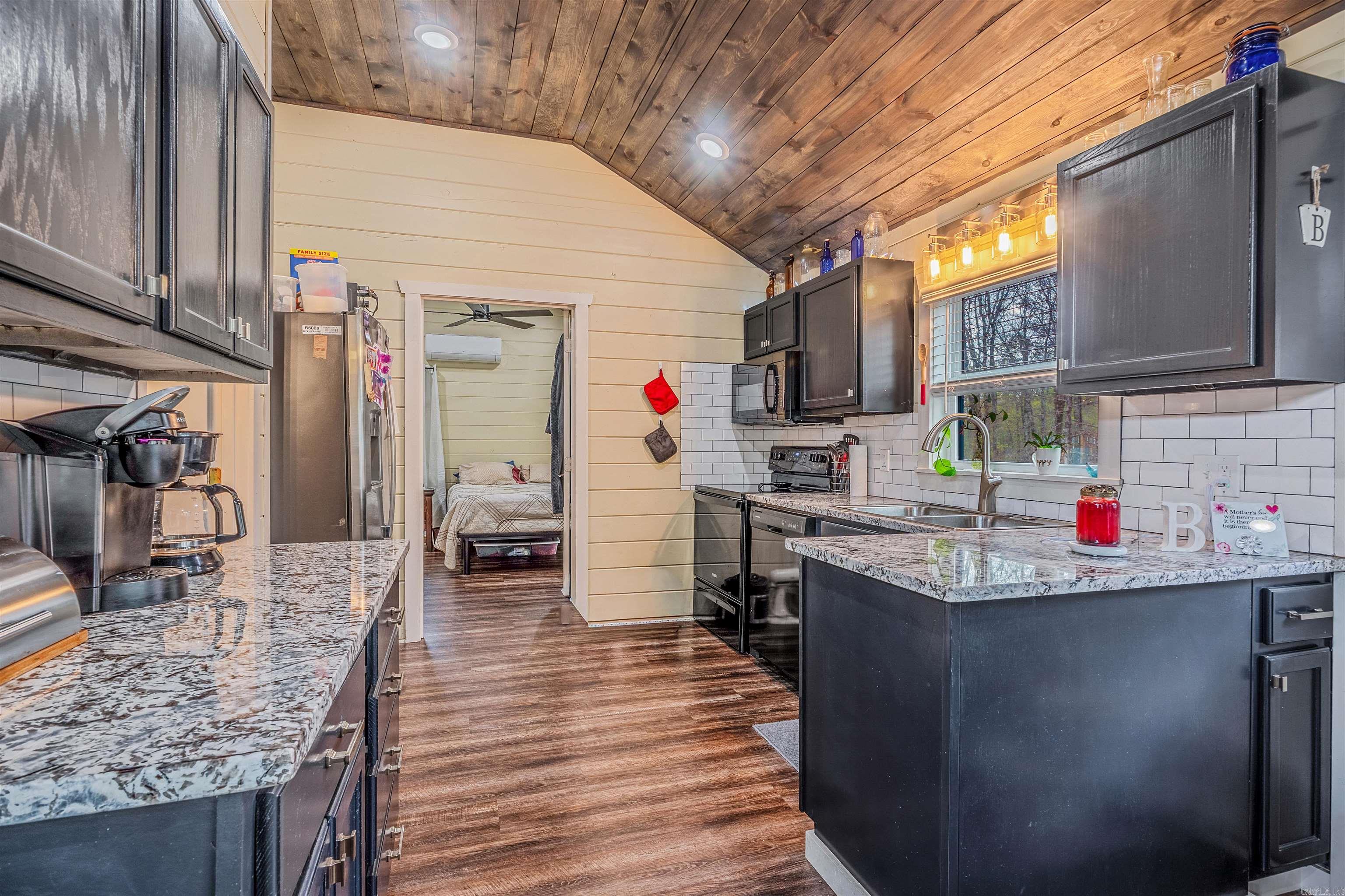 14 Tiny Town Drive Property Photo 9