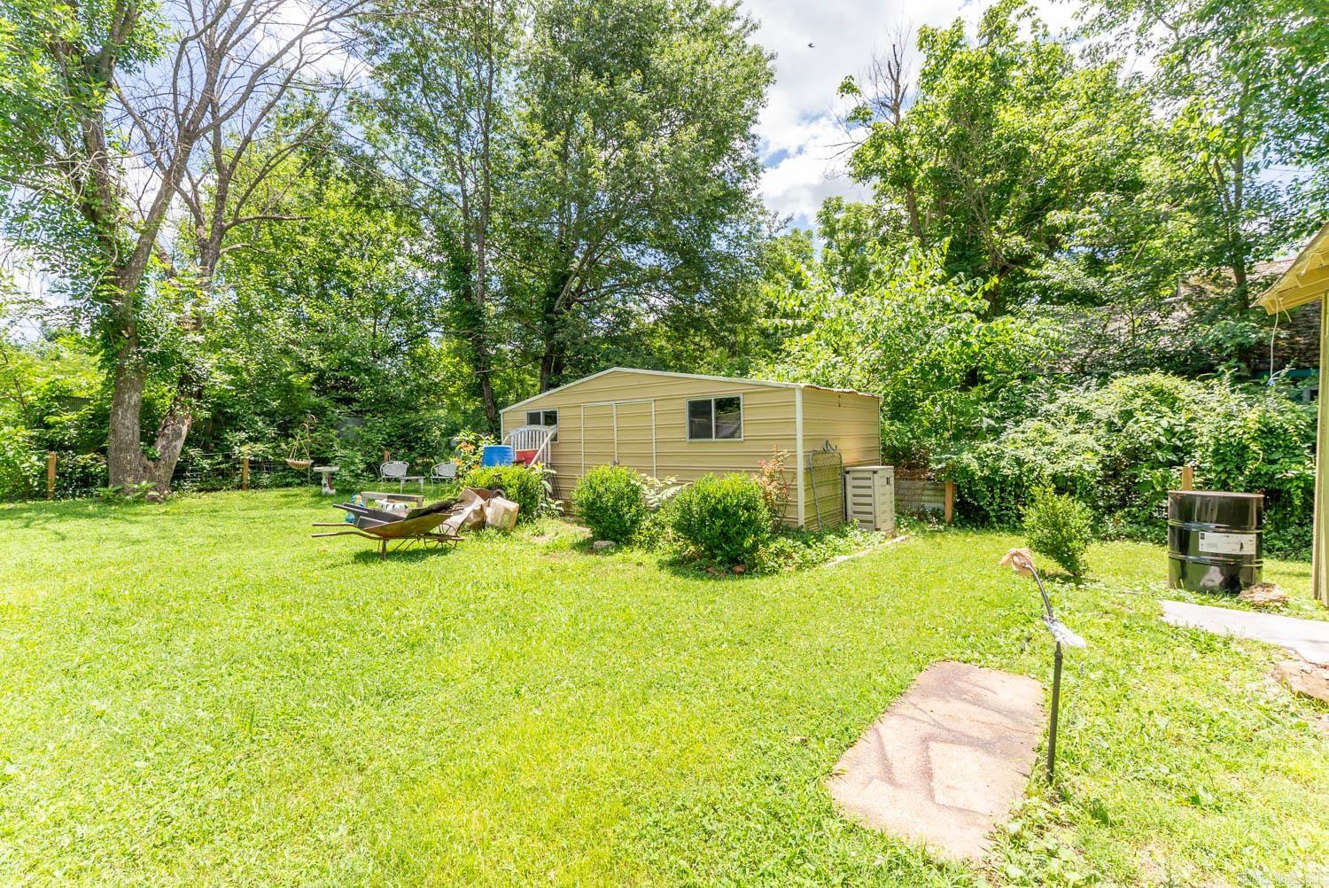 425 Monroe Street Property Photo 6