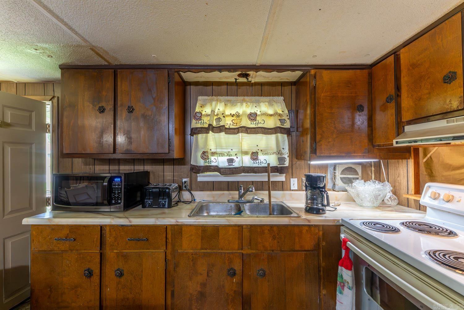 425 Monroe Street Property Photo 10