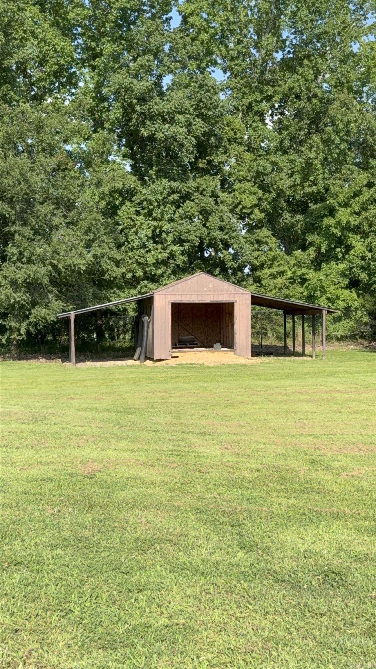 83 County Road 7629 Property Photo 7
