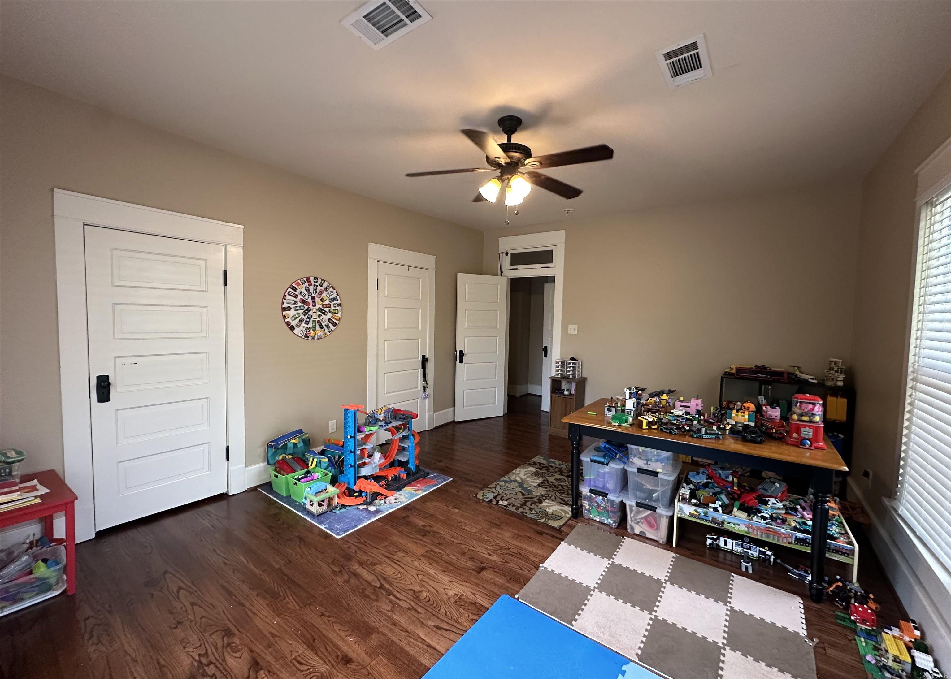 312 W Pine Street Property Photo 18
