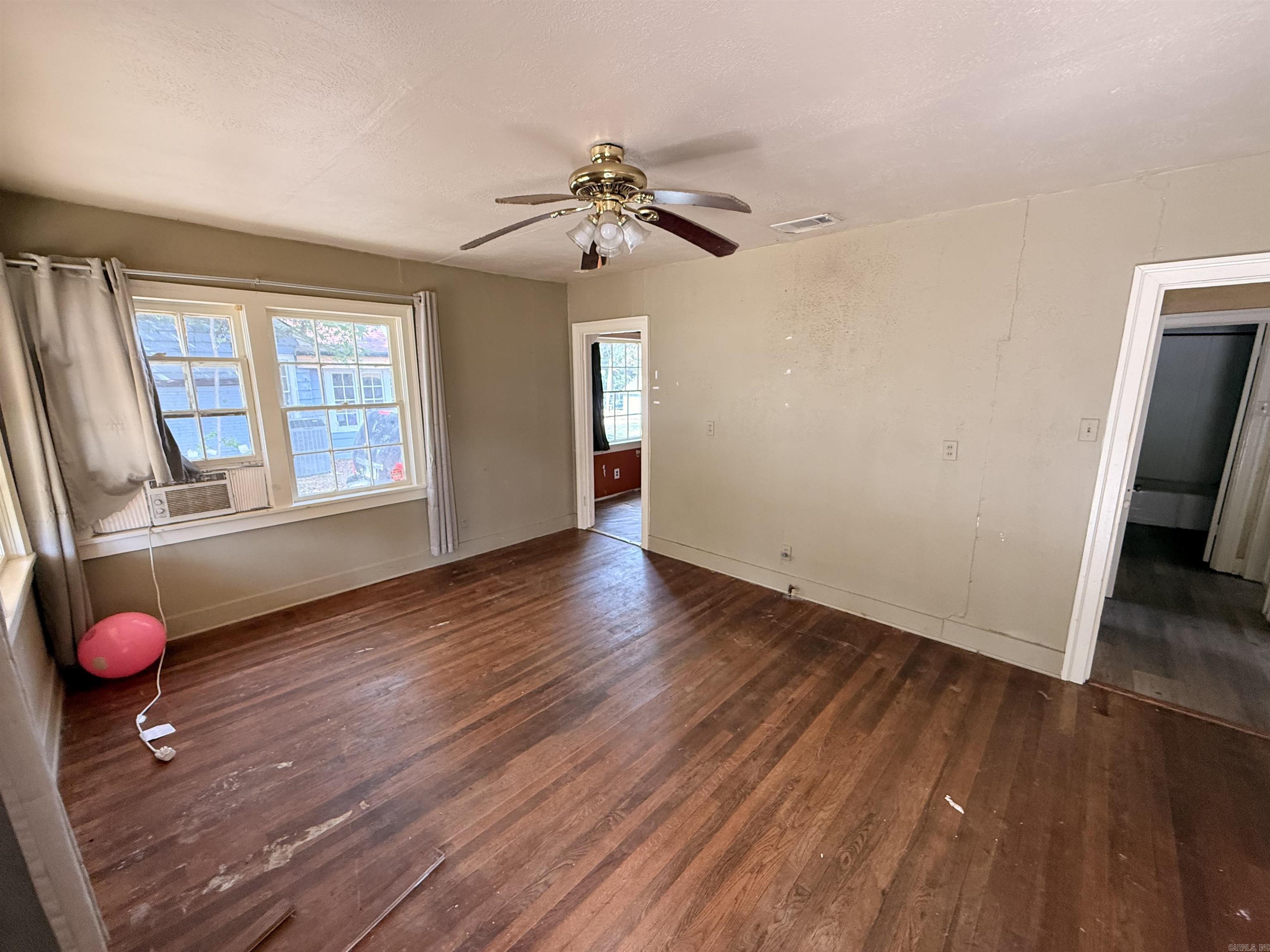 509 S Main Street Property Photo 9