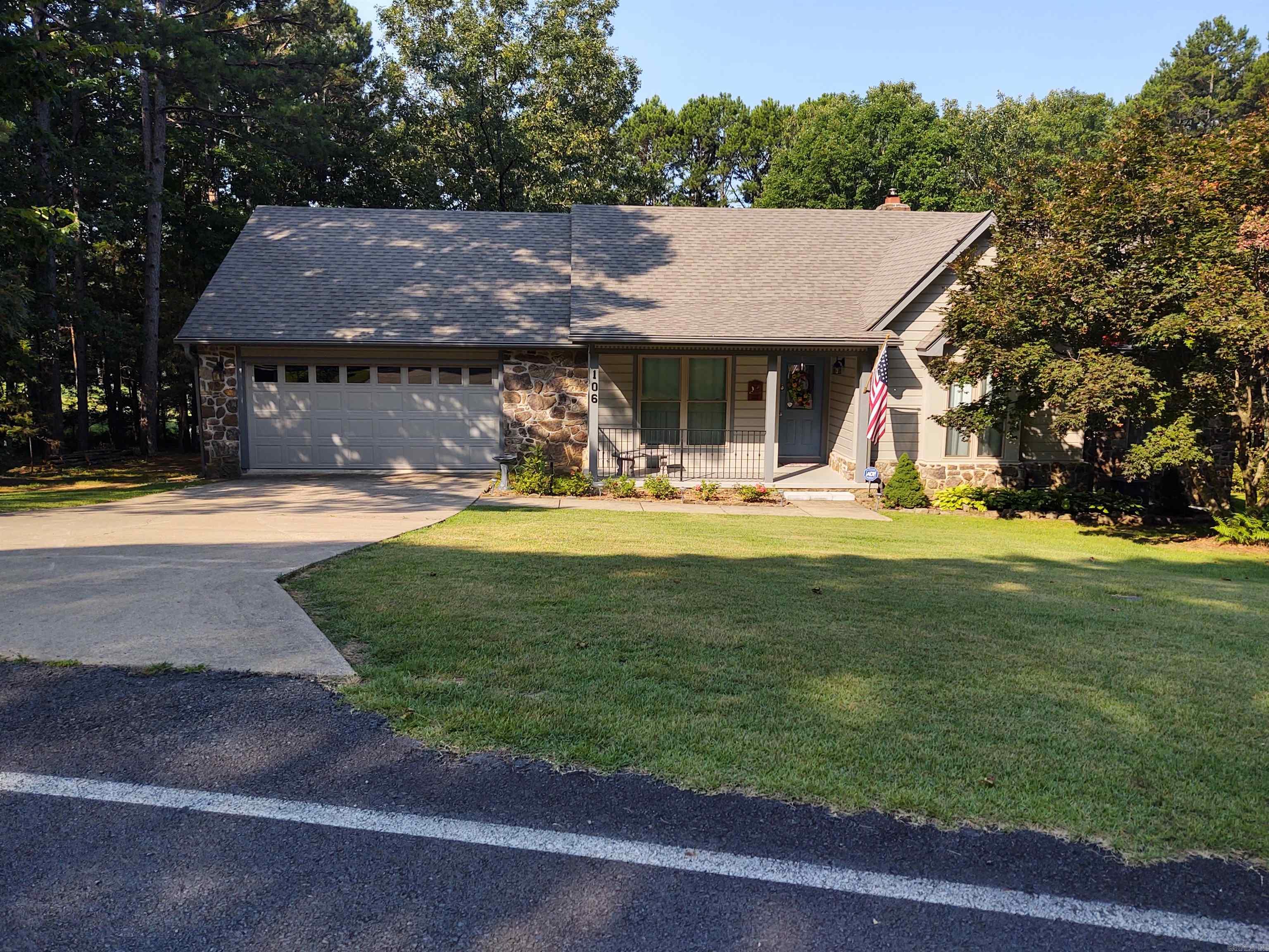 106 Stafford Court Property Photo 4