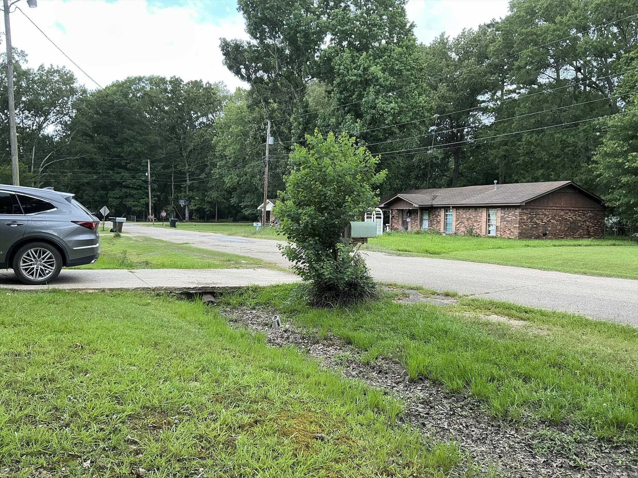 108 Homestead Ave Property Photo 32