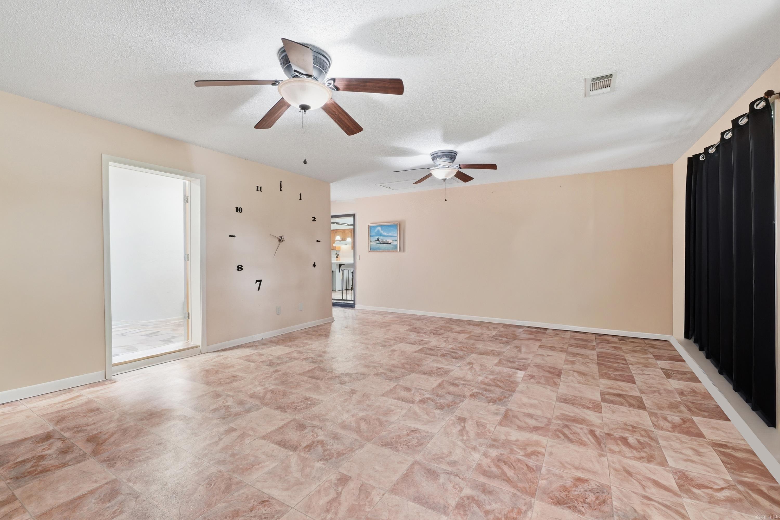 124 E Pin Oak Drive Property Photo 11