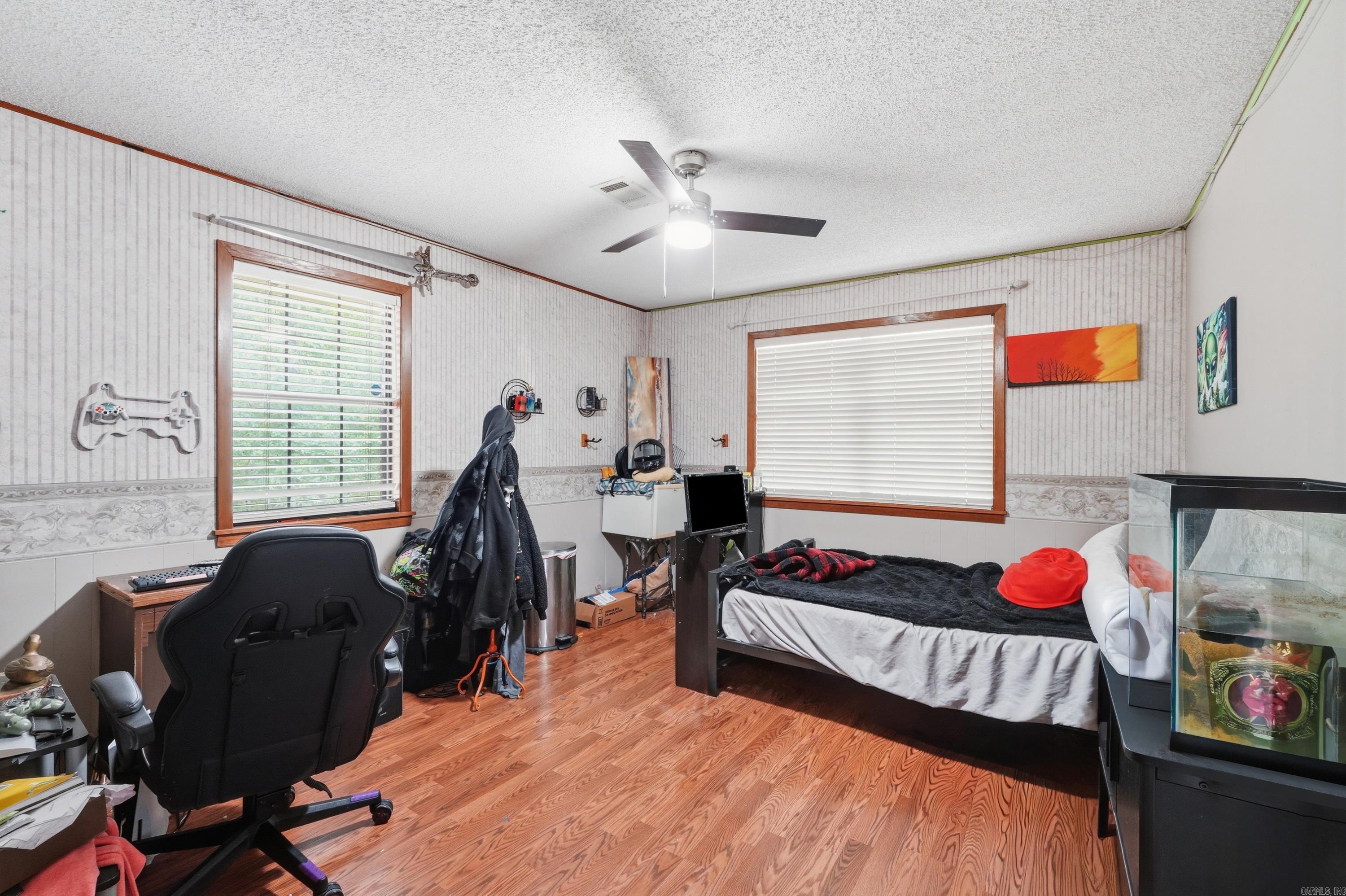 124 E Pin Oak Drive Property Photo 12