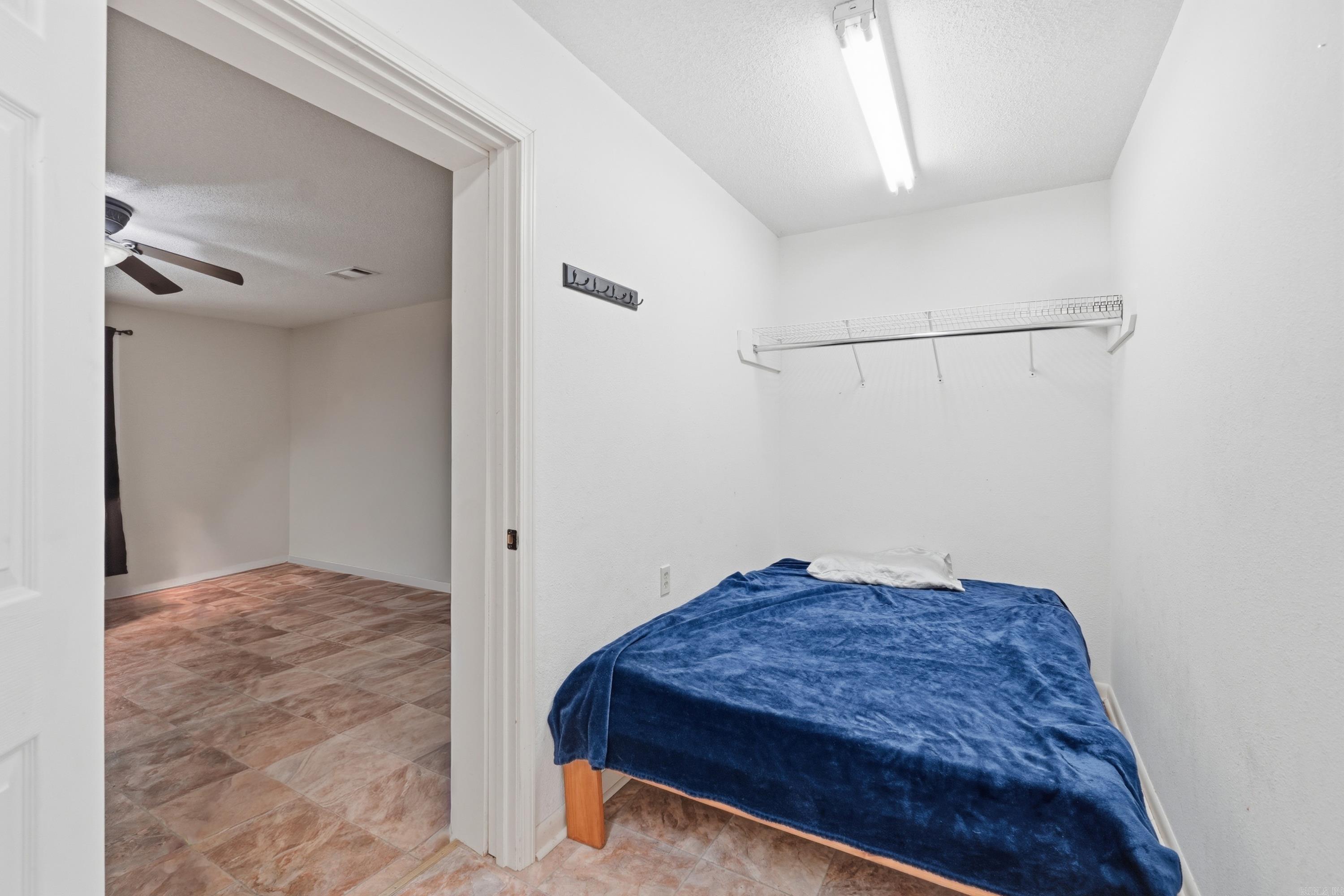 124 E Pin Oak Drive Property Photo 18