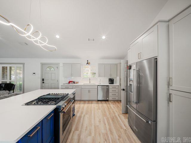 104 Channelview Property Photo 8