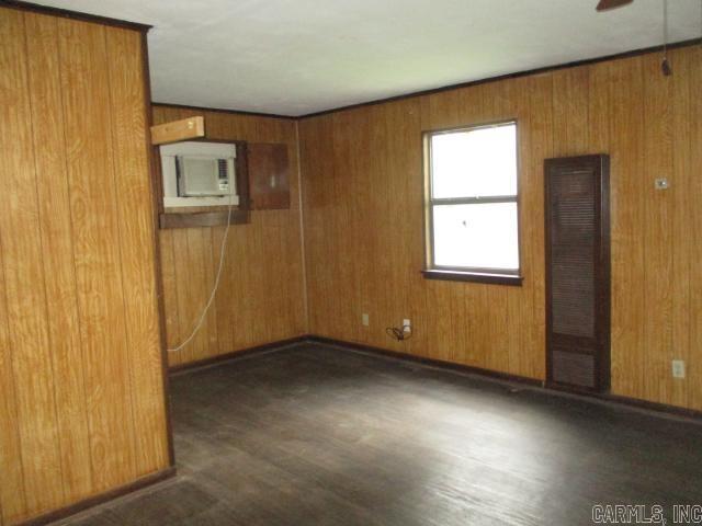2111 Whyte Dr Property Photo 2