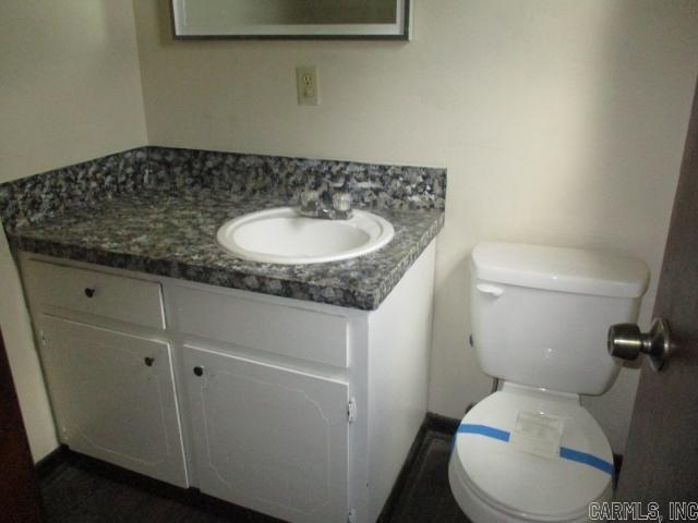 2111 Whyte Dr Property Photo 5