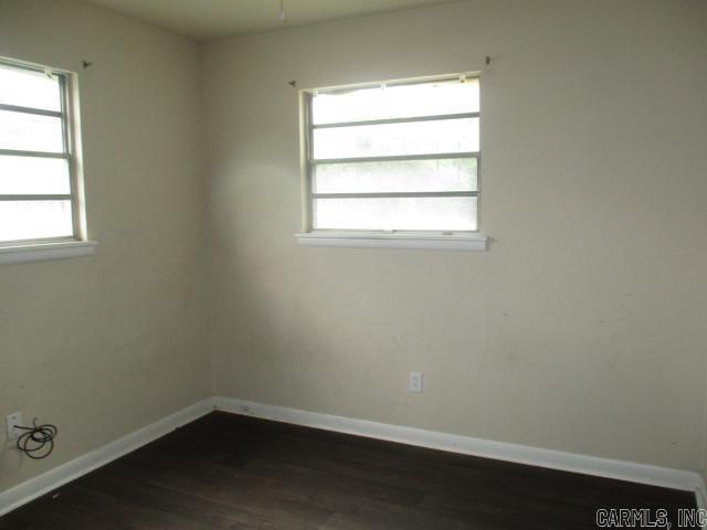 2111 Whyte Dr Property Photo 6