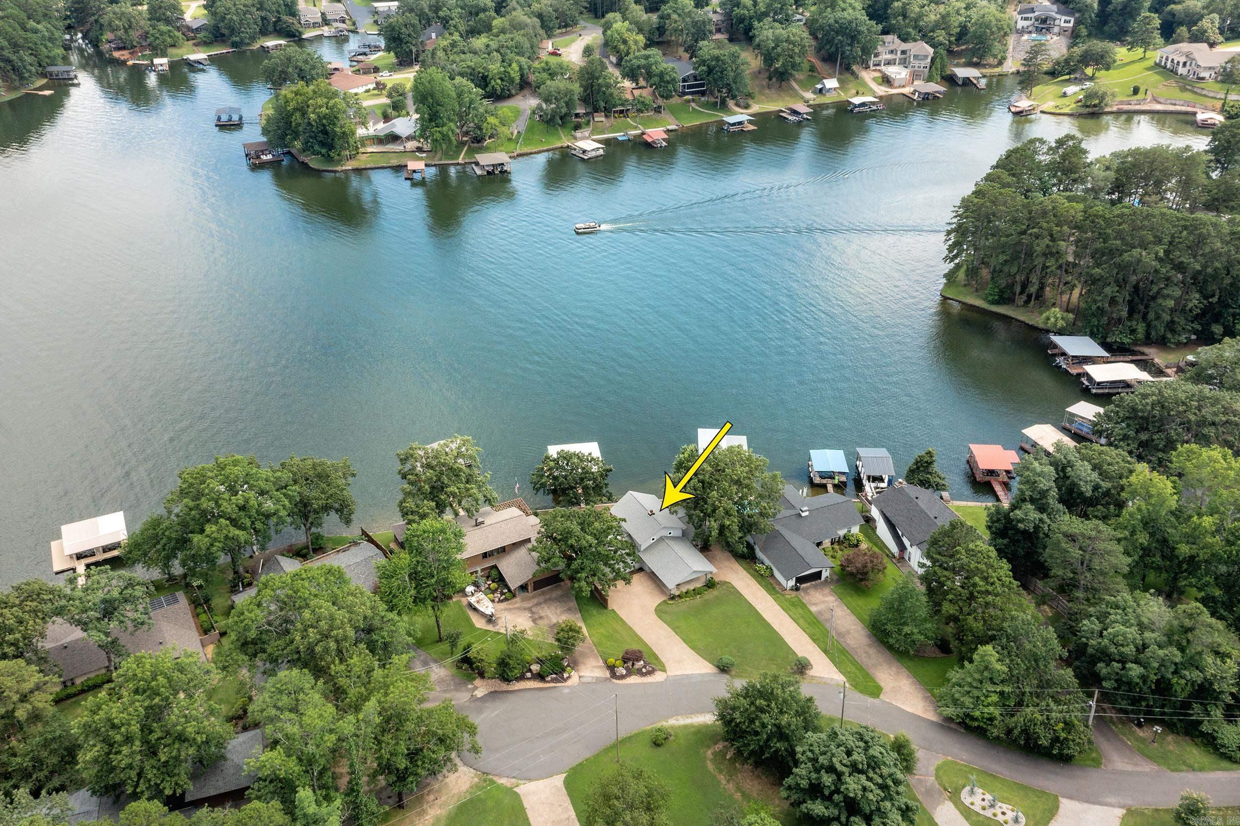 104 Stately Point Property Photo 4