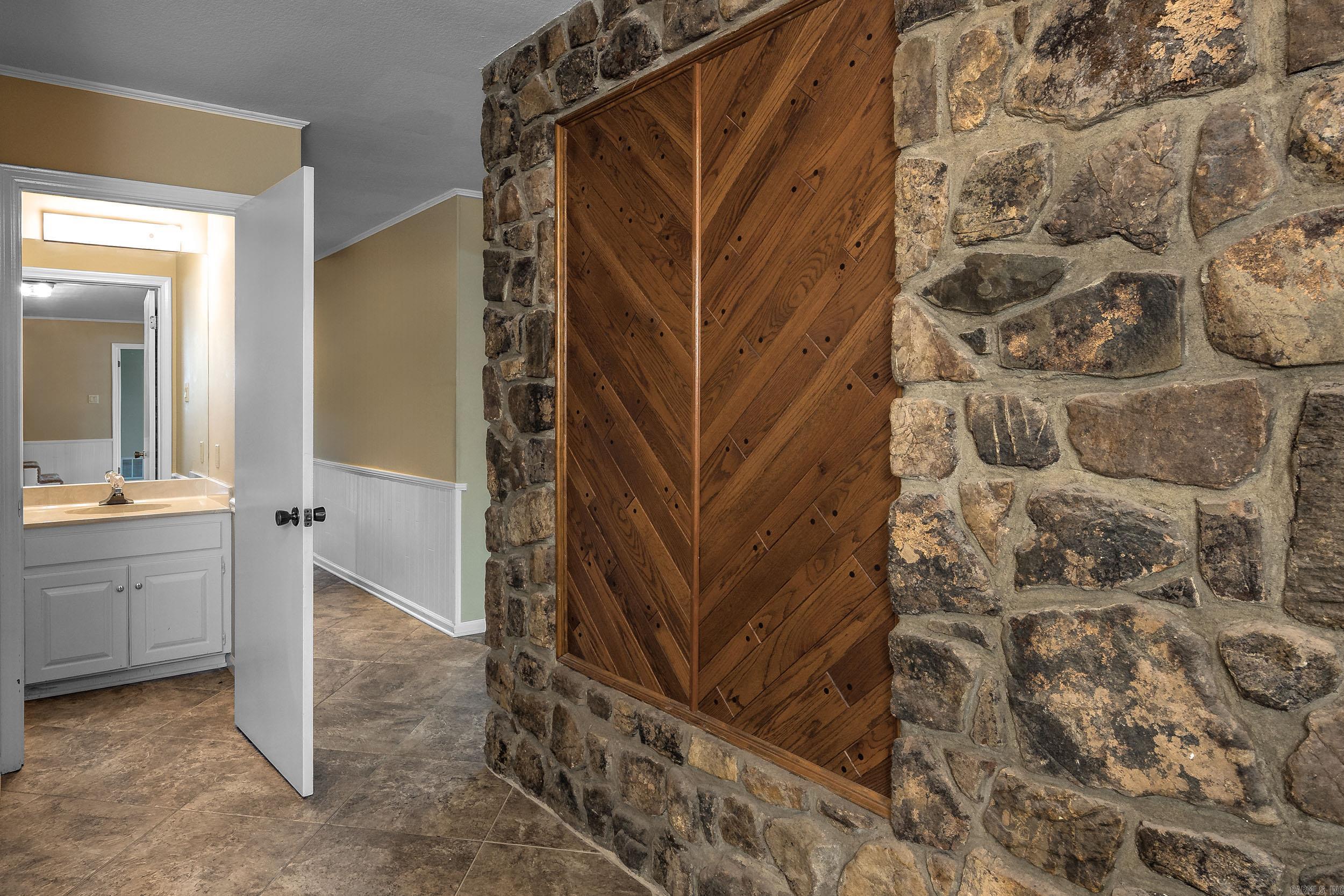 104 Stately Point Property Photo 5