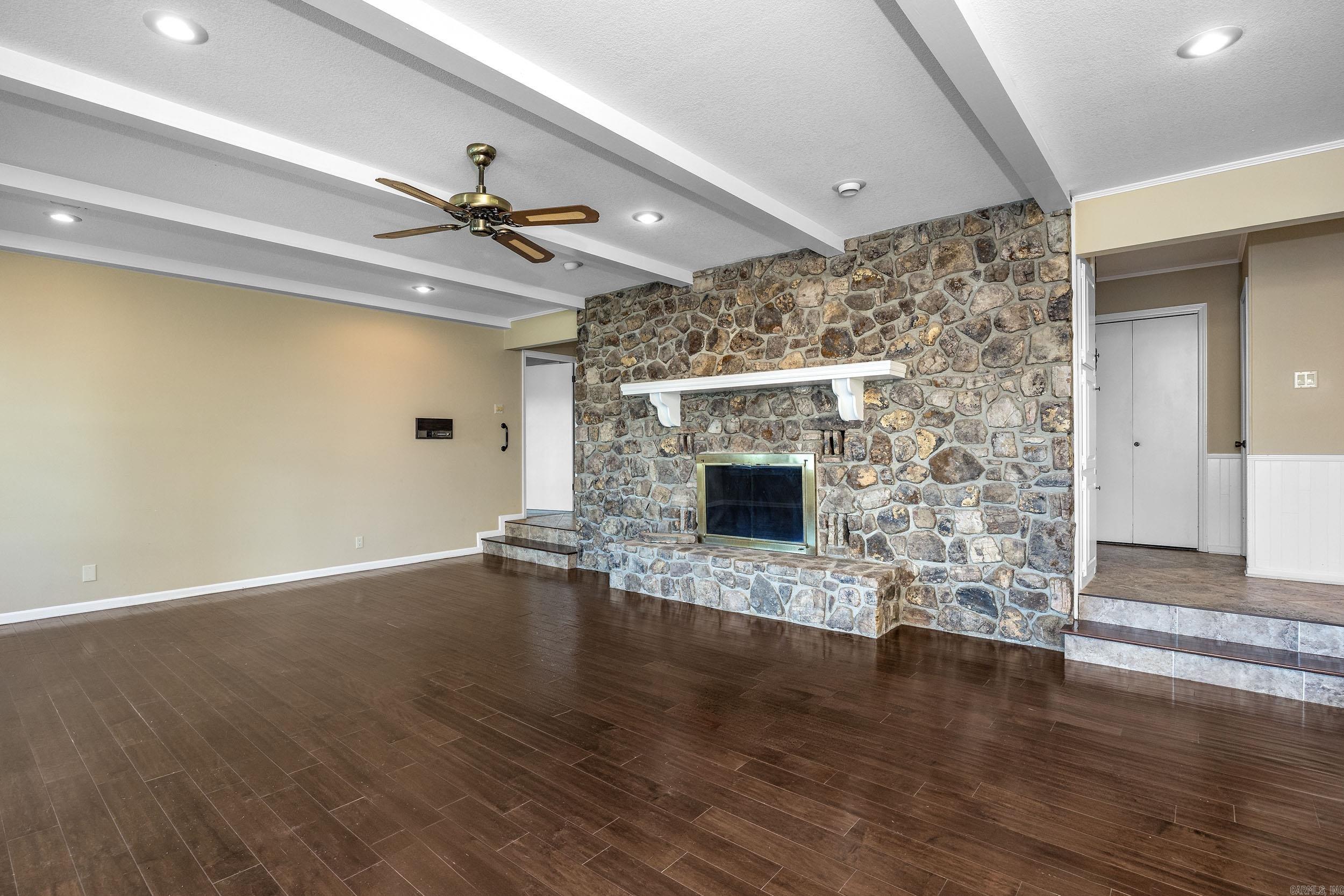 104 Stately Point Property Photo 10