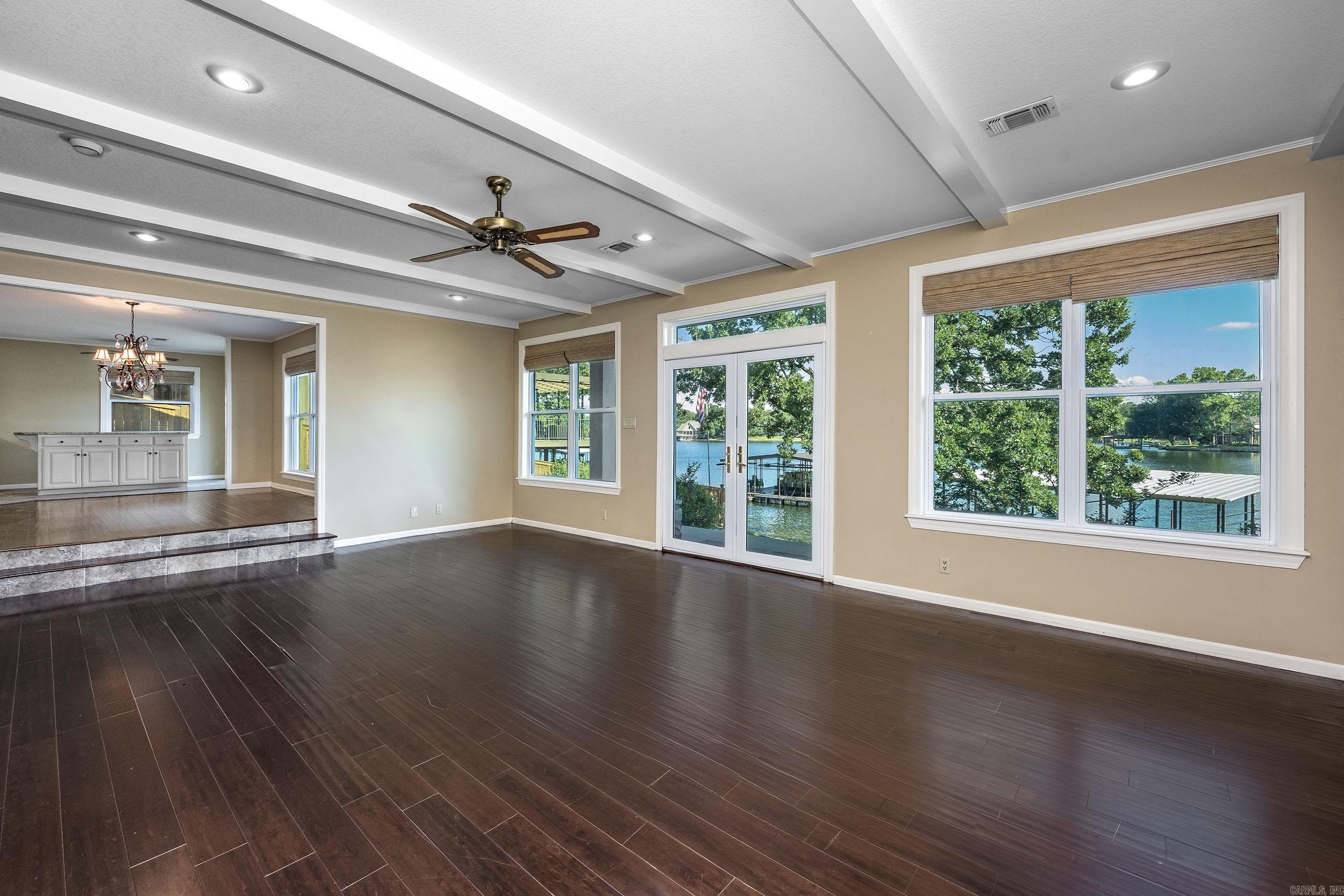 104 Stately Point Property Photo 11