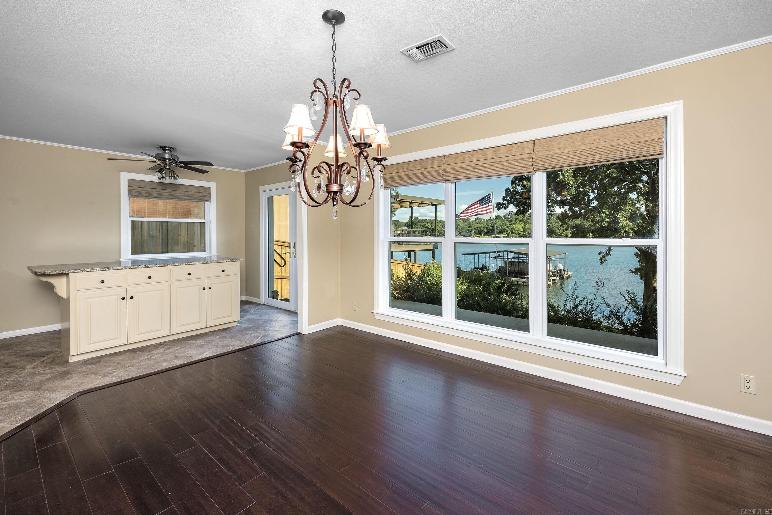 104 Stately Point Property Photo 13