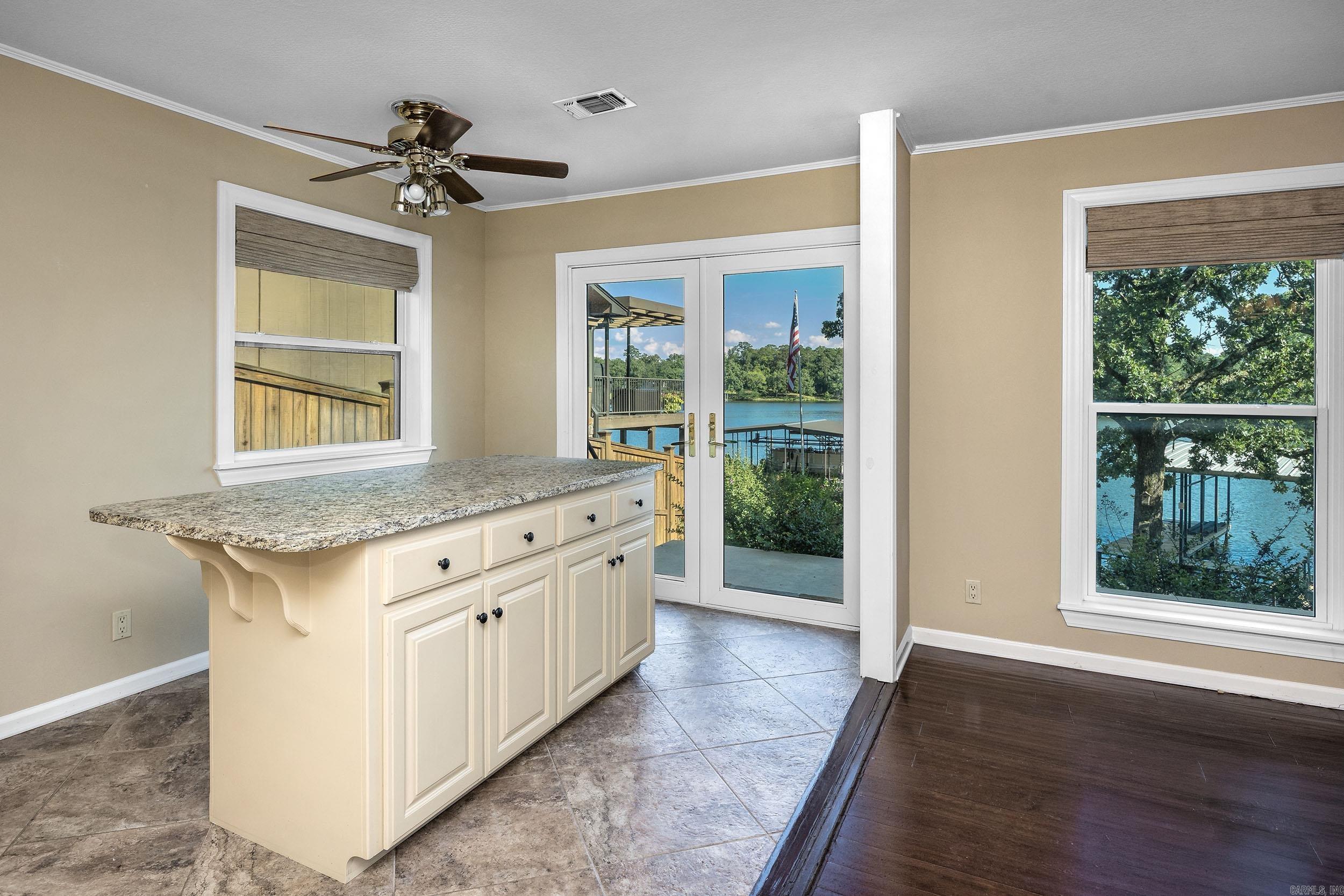 104 Stately Point Property Photo 14