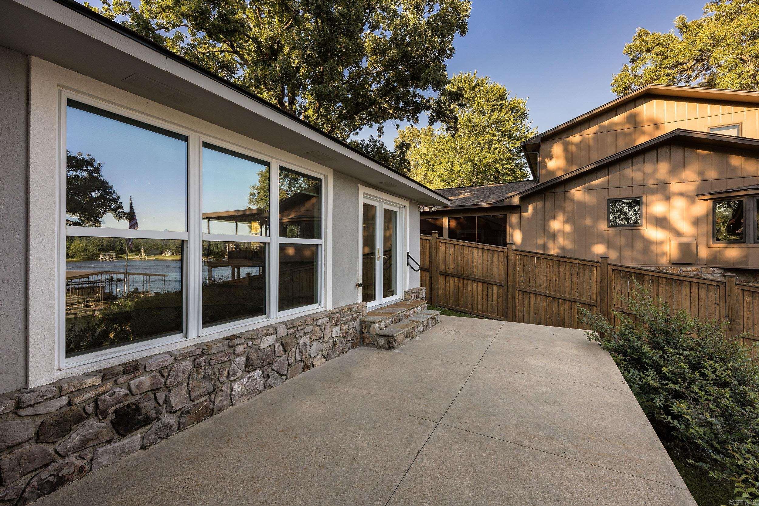 104 Stately Point Property Photo 35