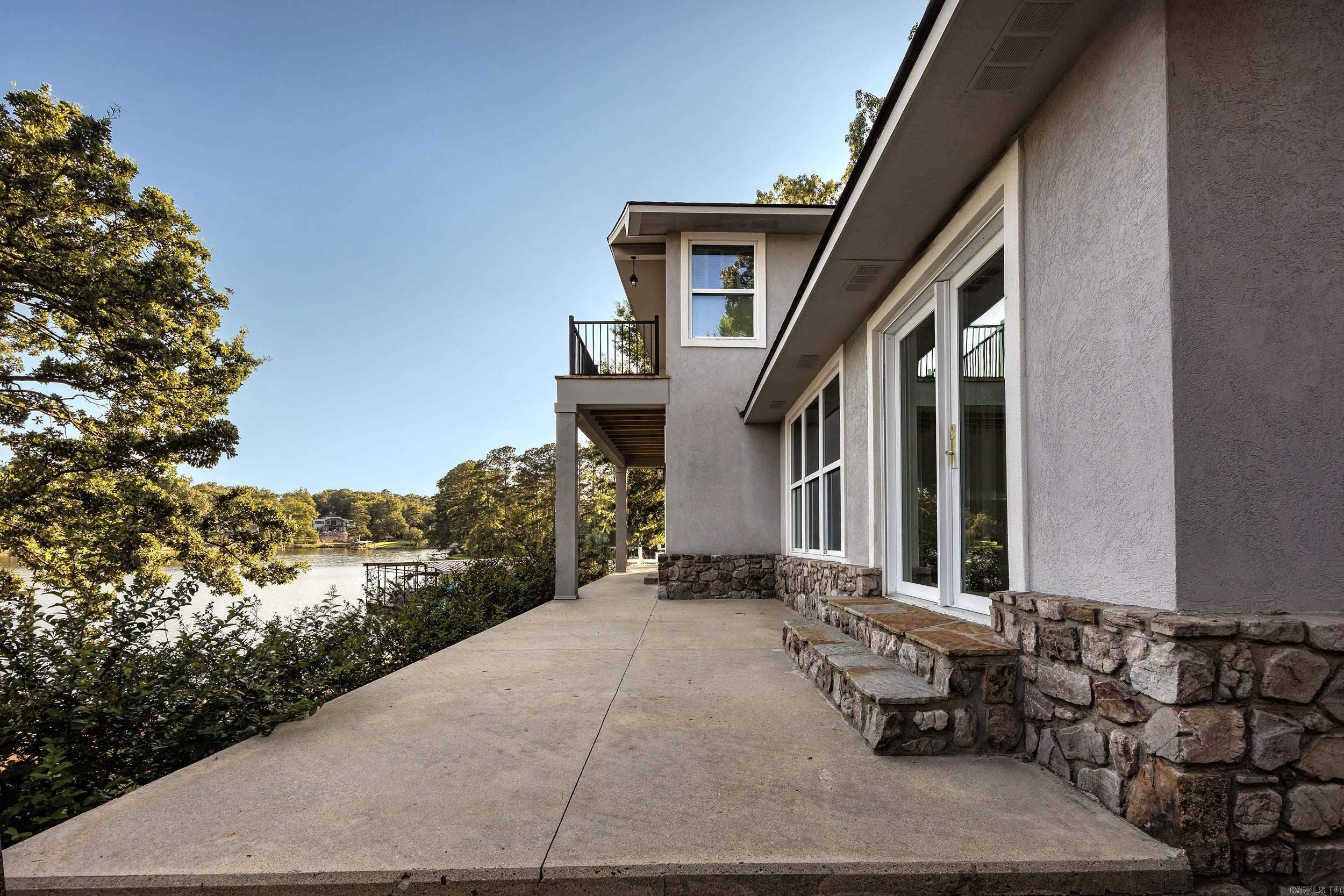 104 Stately Point Property Photo 36