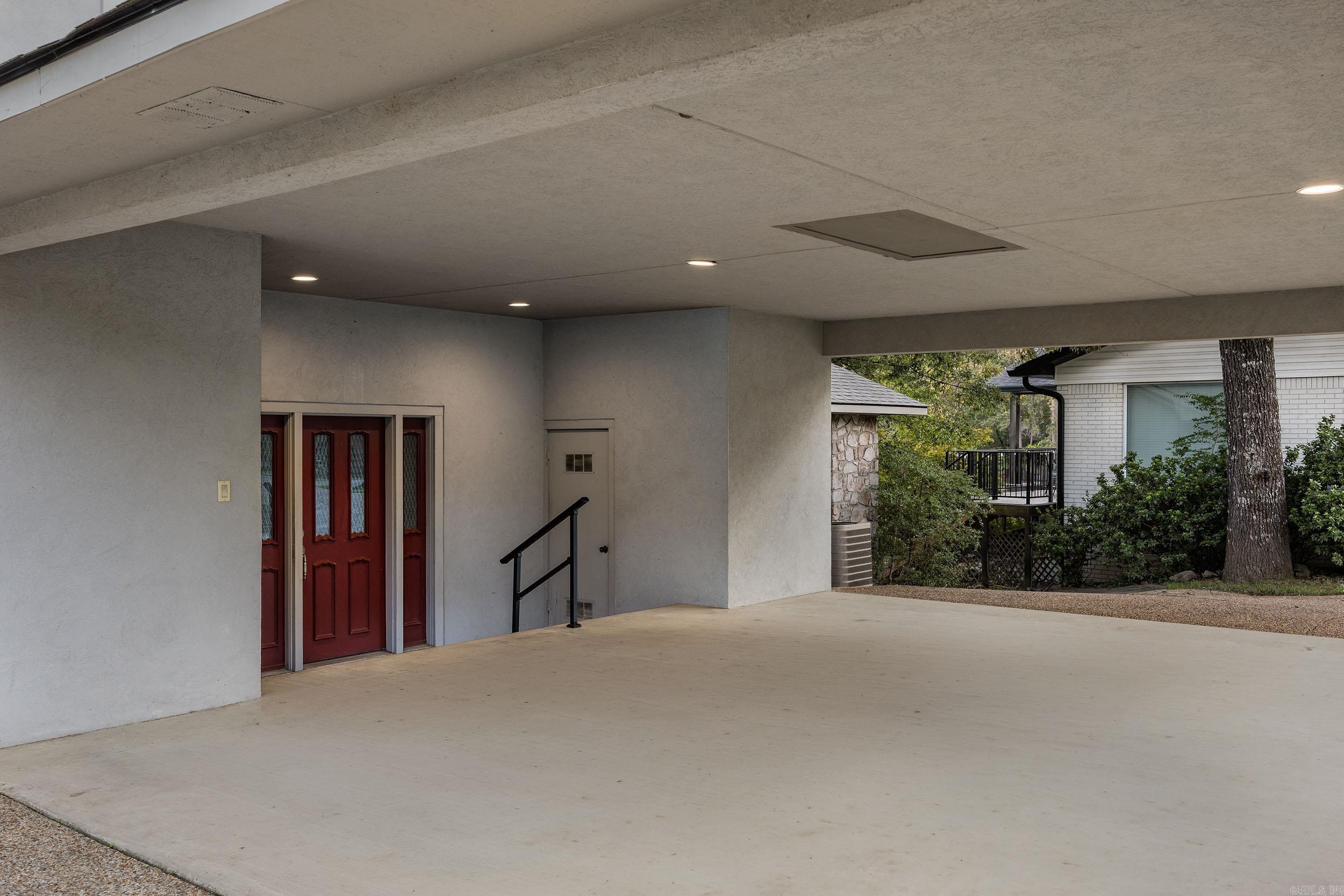 104 Stately Point Property Photo 43