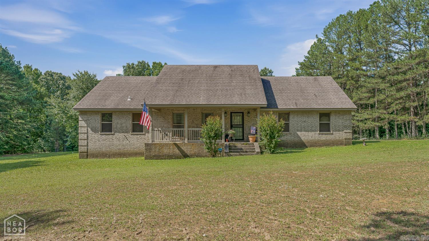 401 CR 480 Property Photo 1