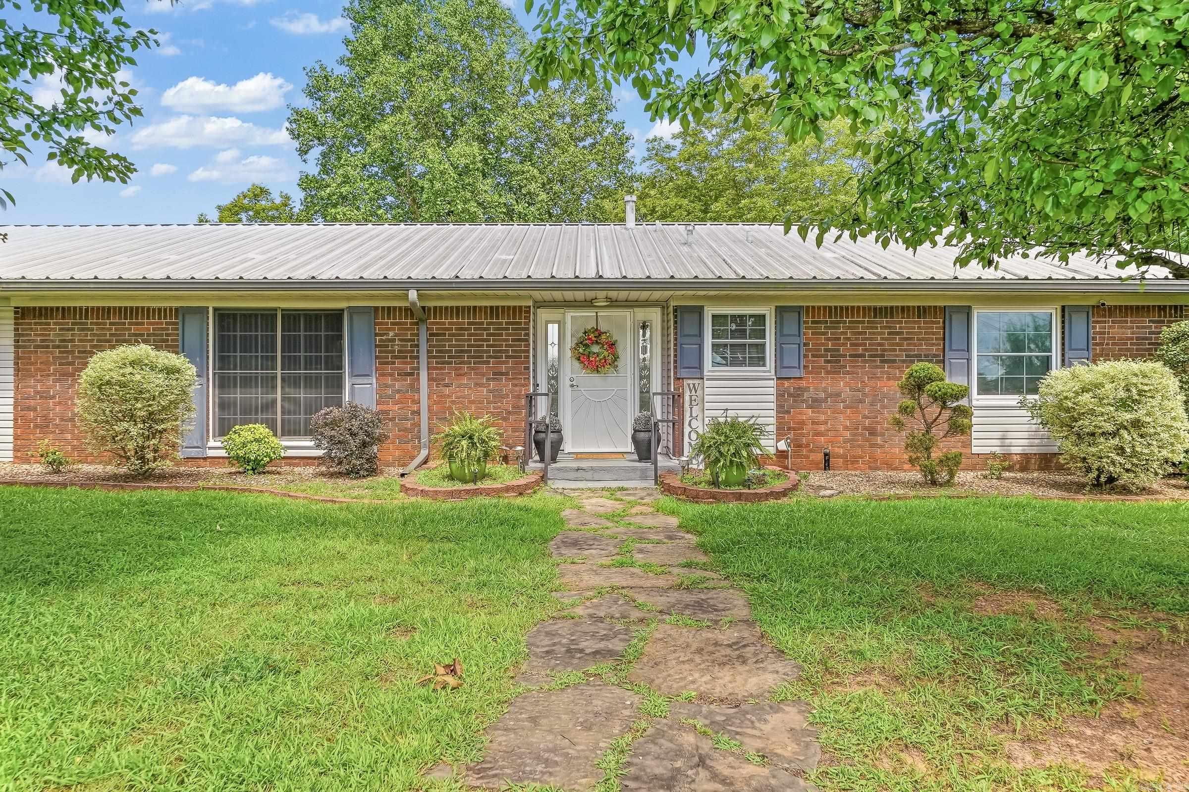 204 Isbell Street Property Photo 1