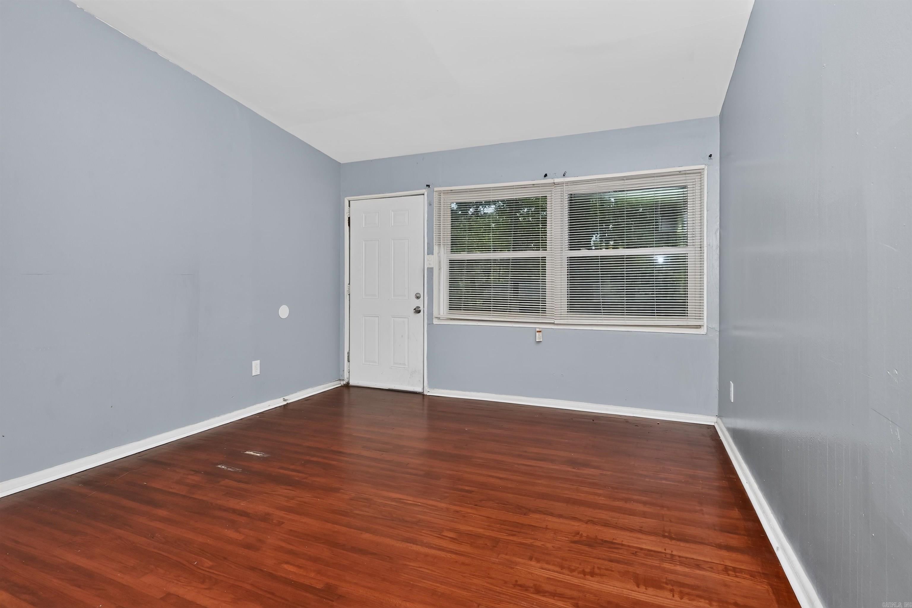 18 Windsor Drive Property Photo 6