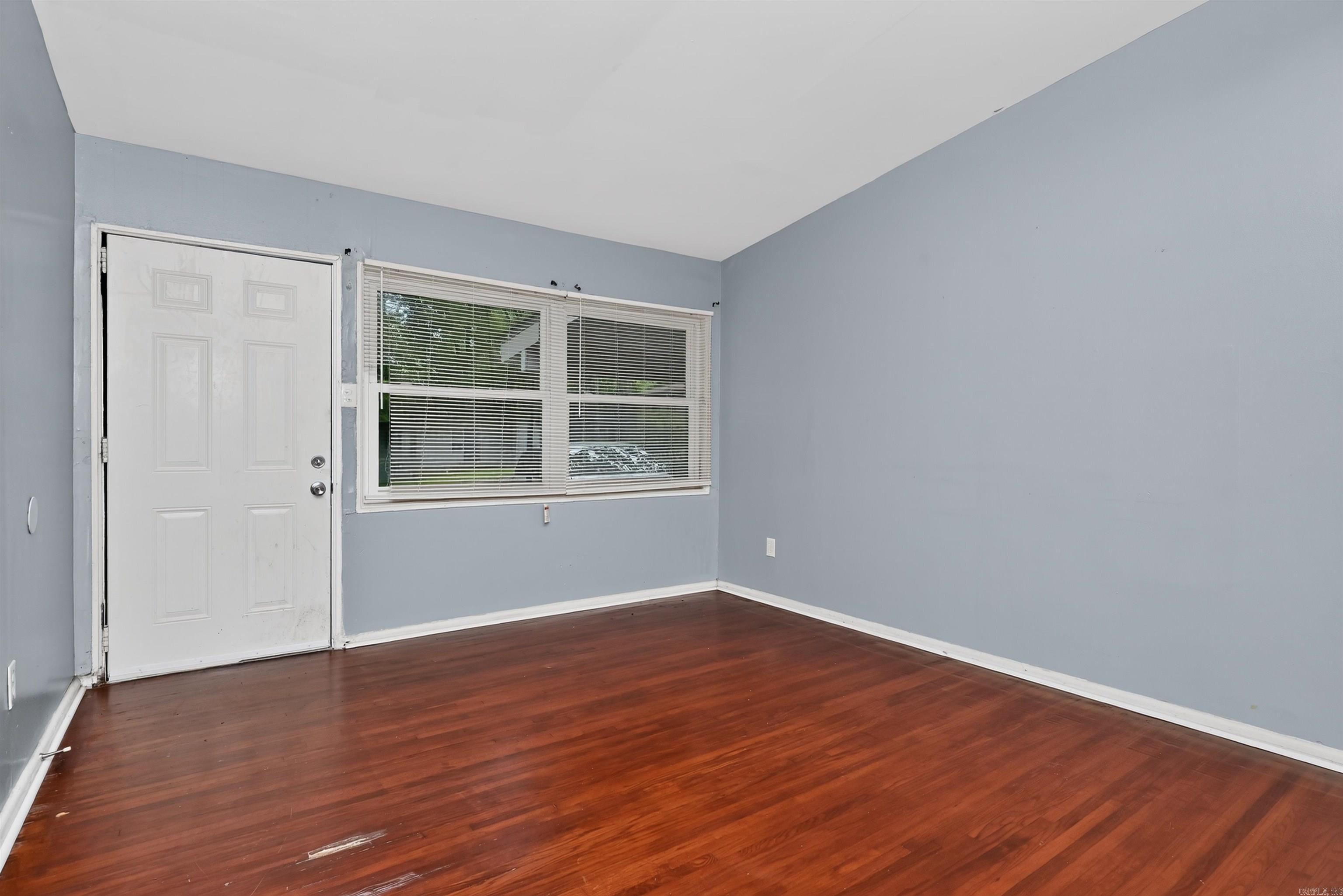 18 Windsor Drive Property Photo 7