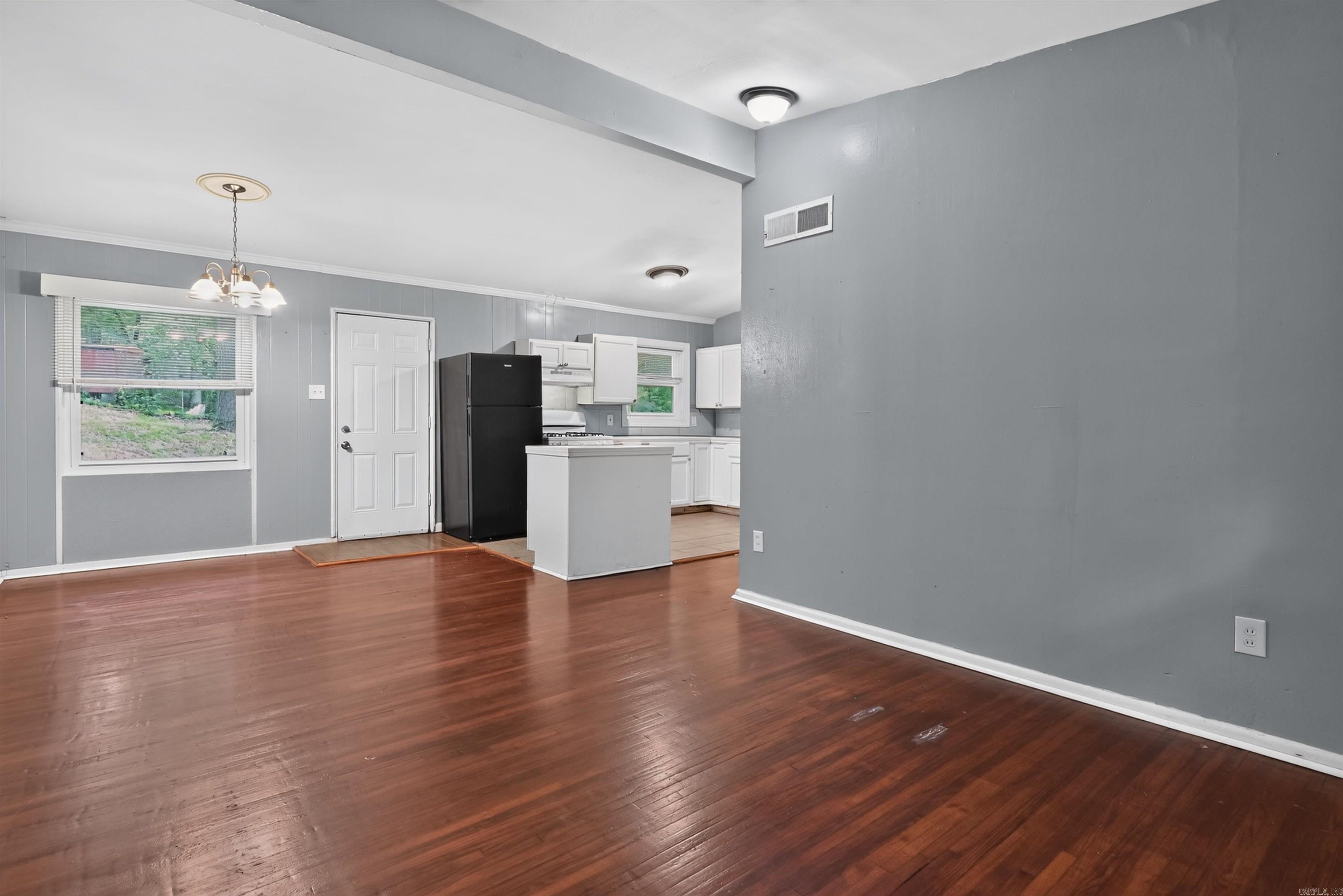 18 Windsor Drive Property Photo 9