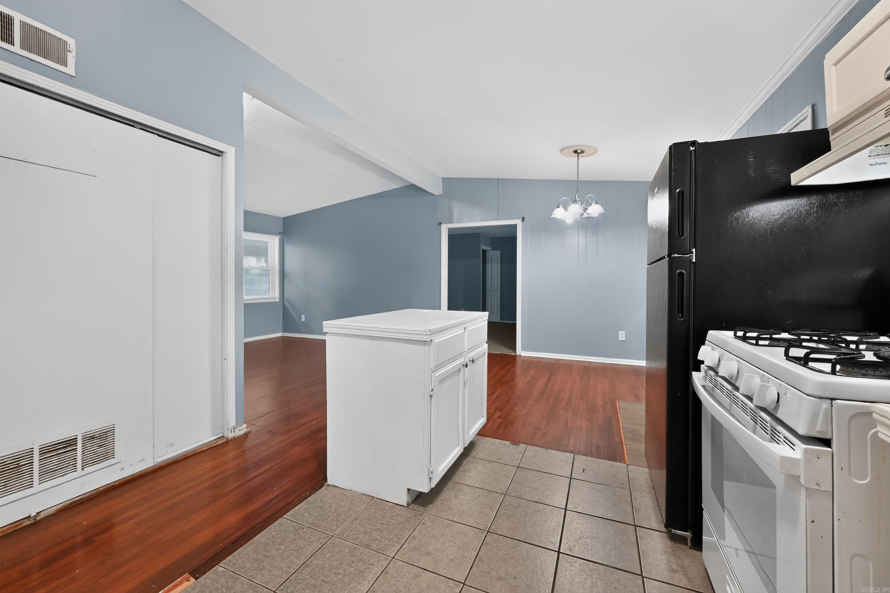 18 Windsor Drive Property Photo 10