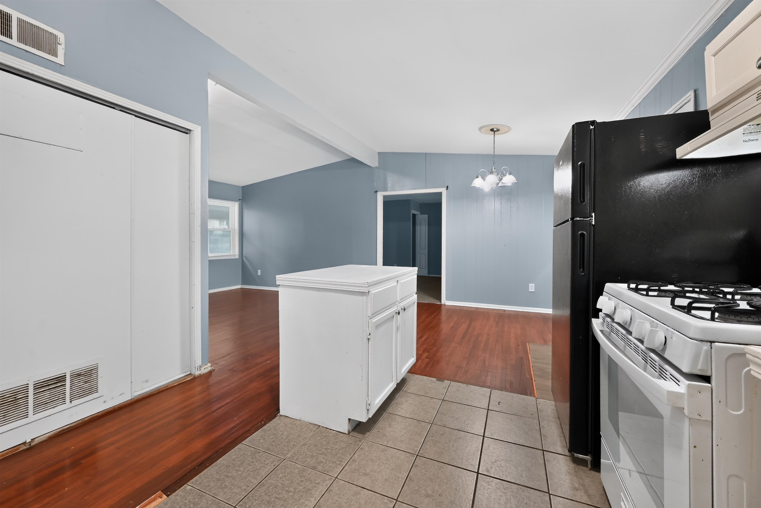 18 Windsor Drive Property Photo 9
