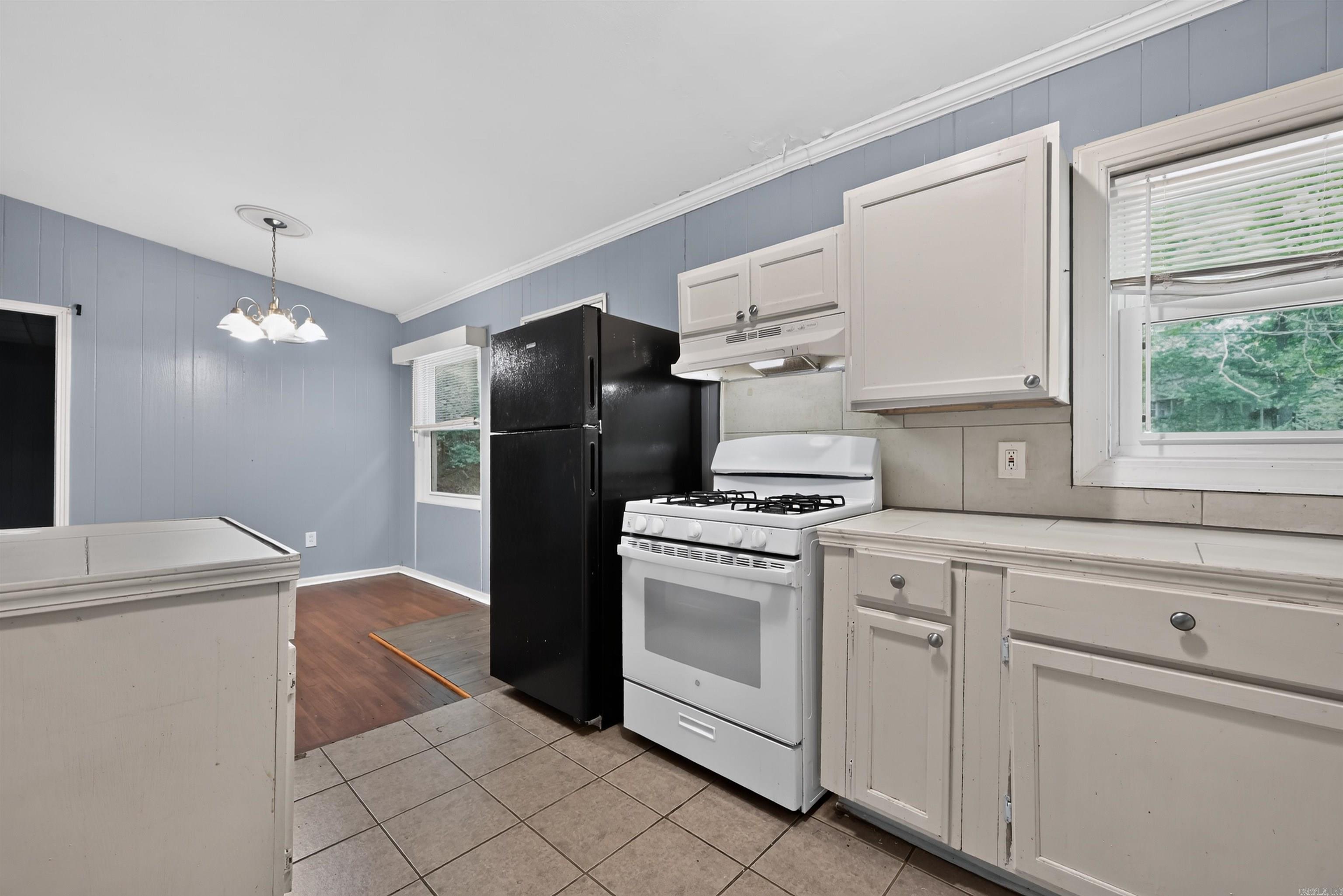 18 Windsor Drive Property Photo 14