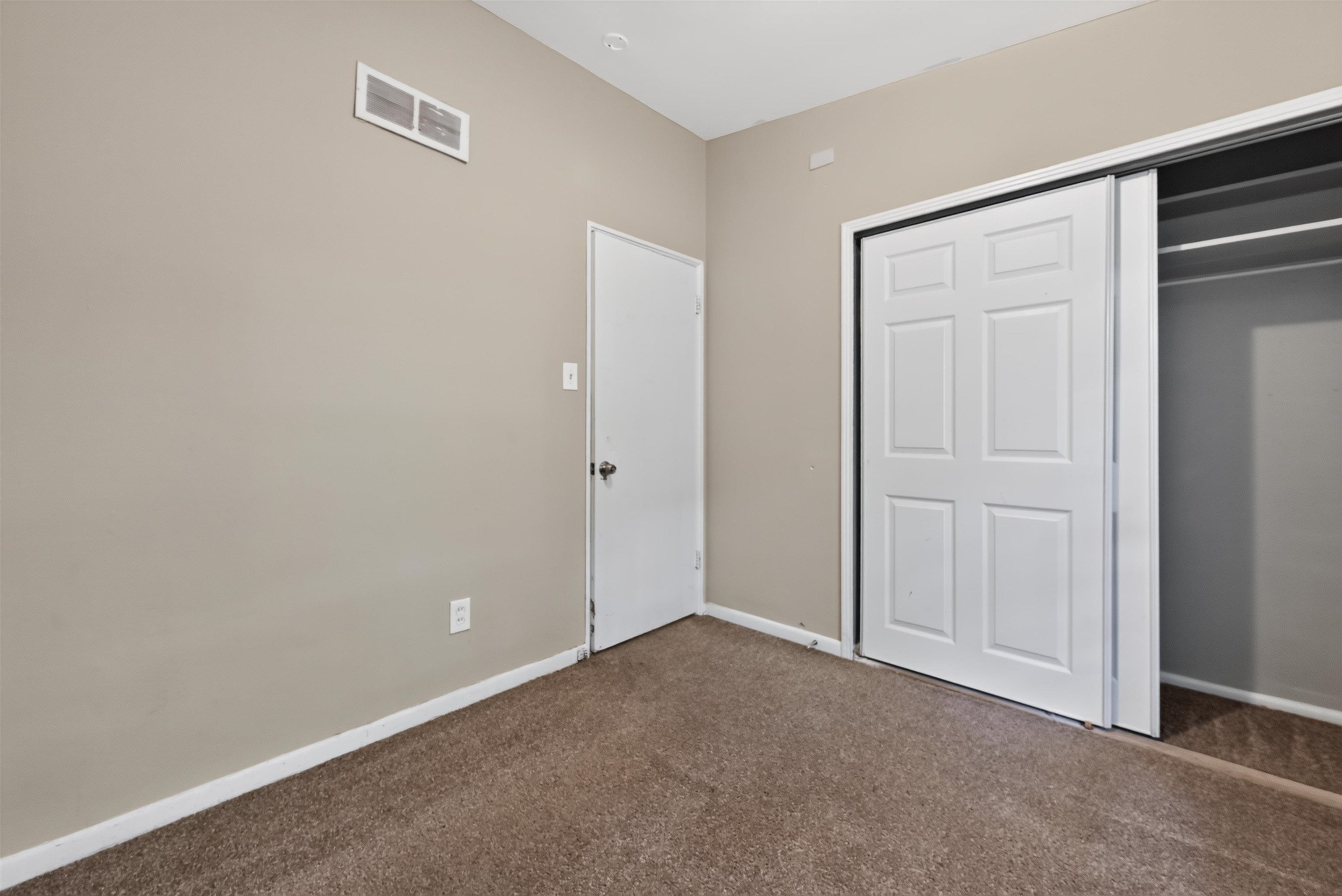 18 Windsor Drive Property Photo 18