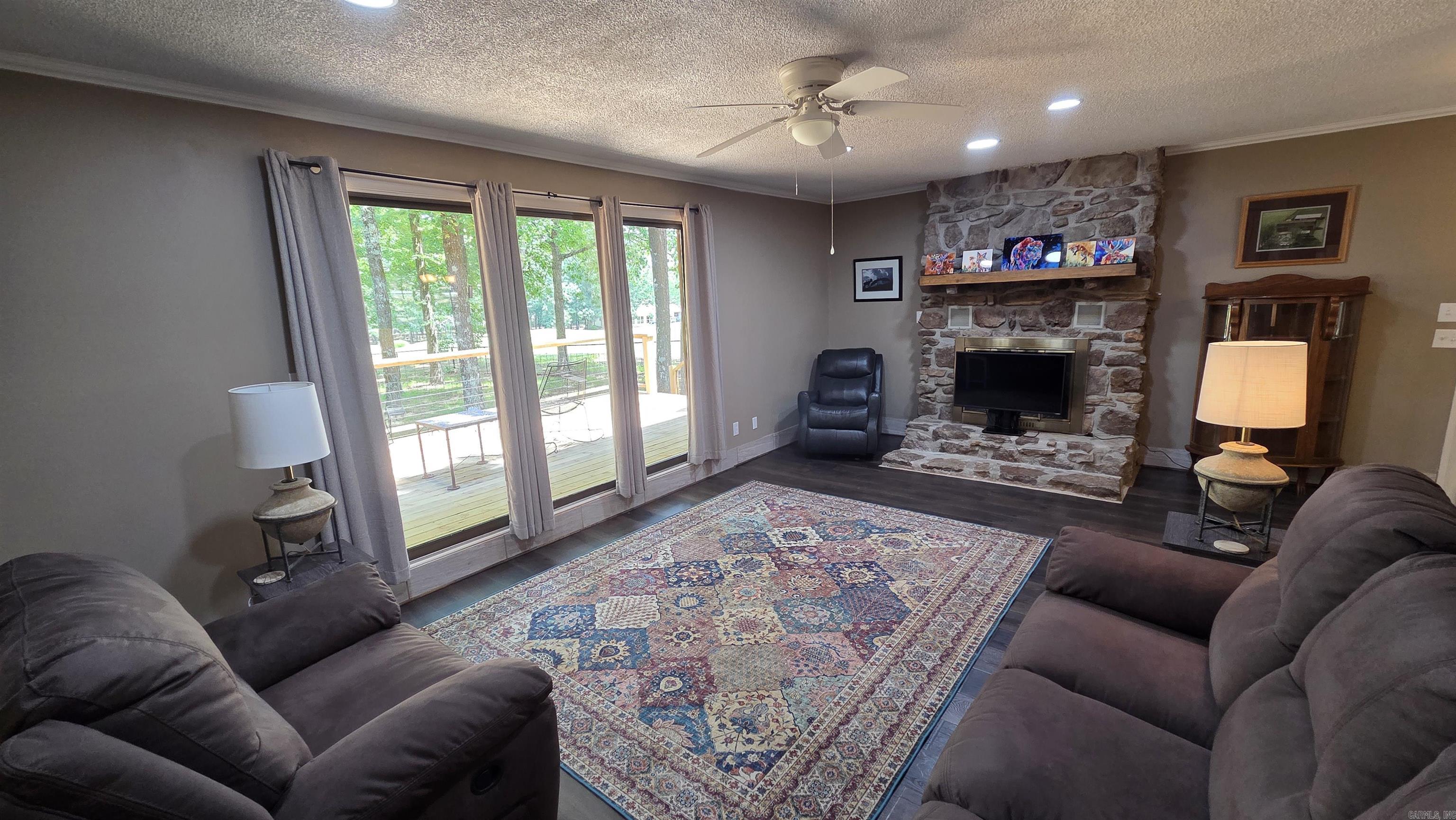 317 Castle Ridge Property Photo 5