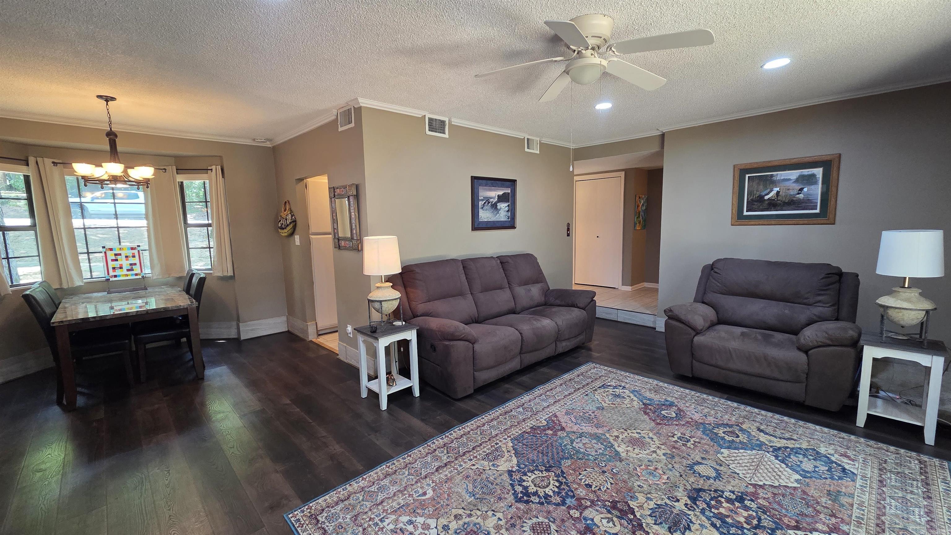 317 Castle Ridge Property Photo 6